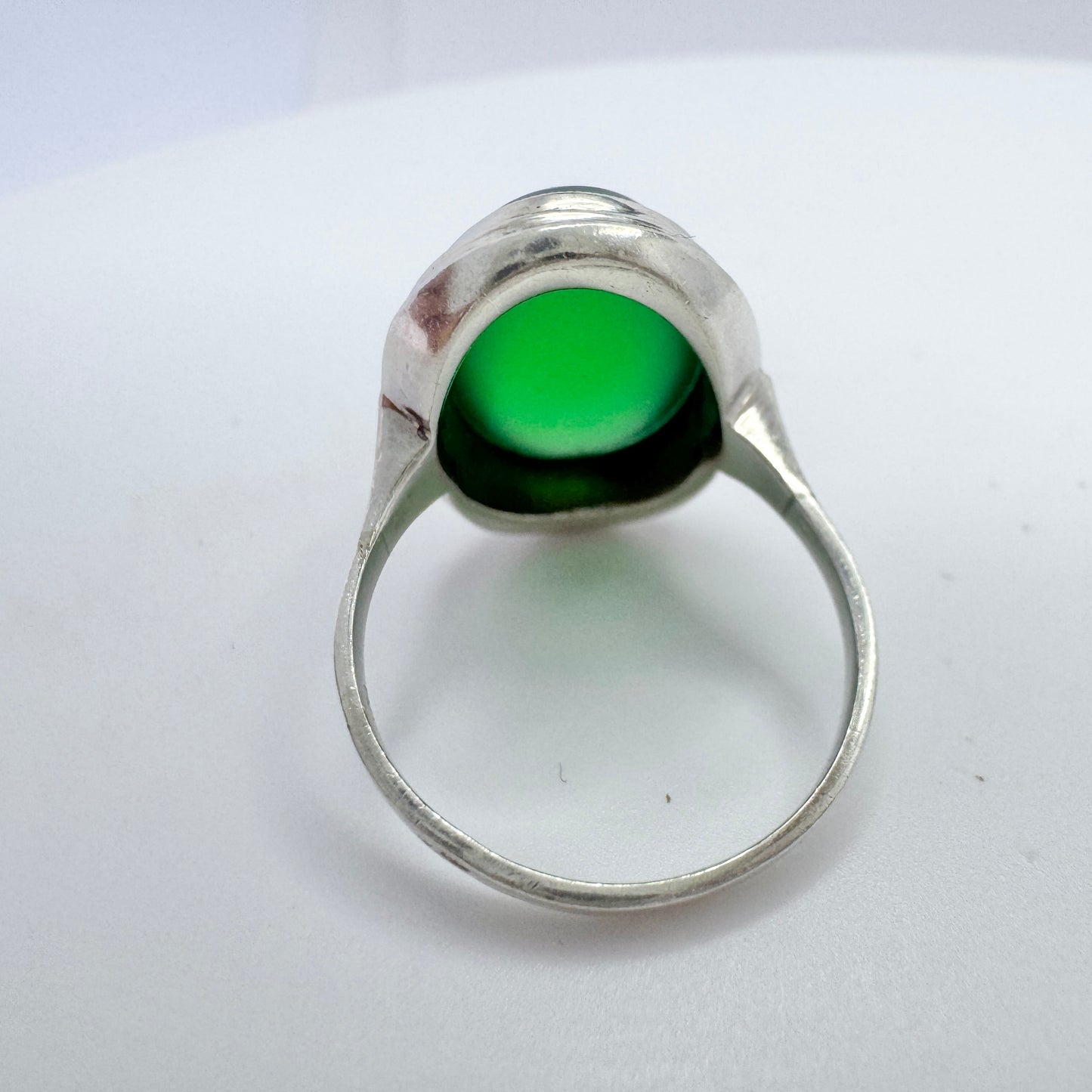 Sweden ca 1960. Vintage 835 Chrysoprase Ring.