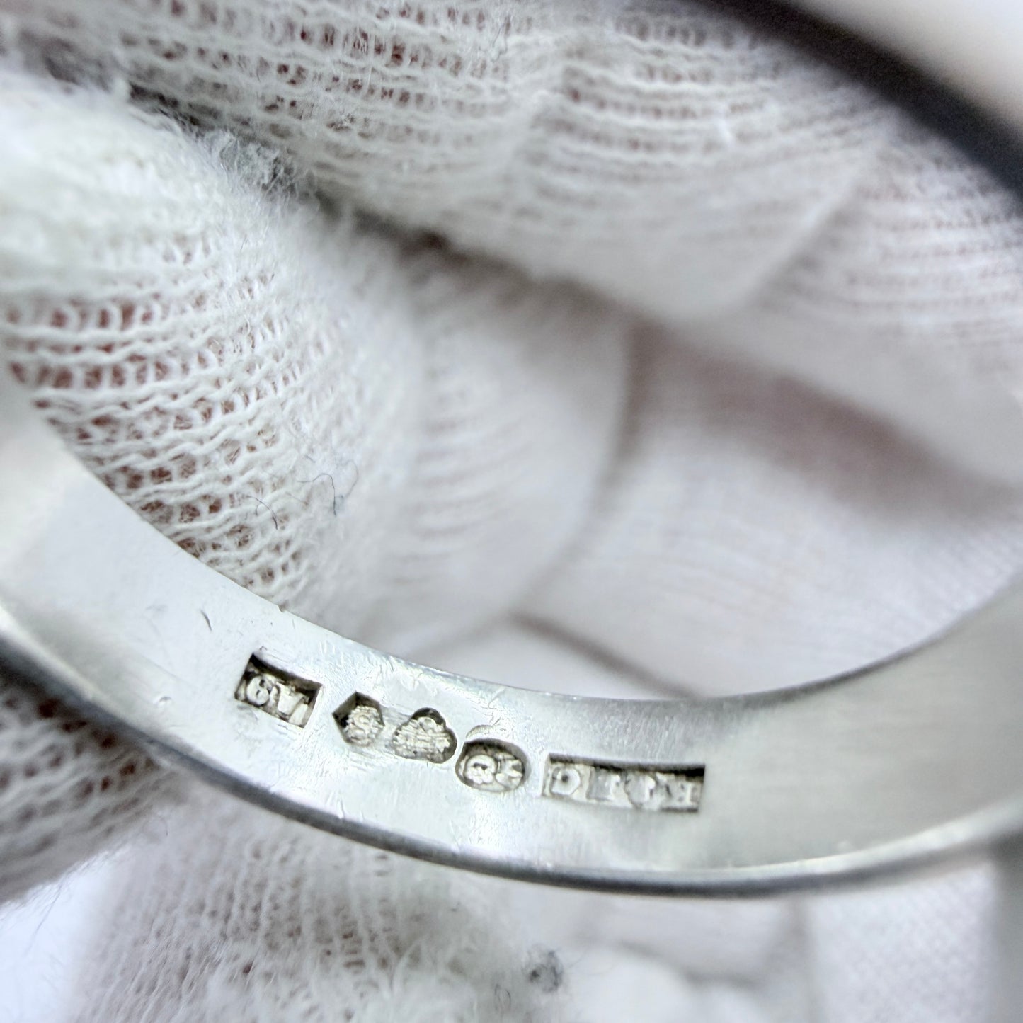 K&E Carlson, Sweden 1951. Vintage Solid Silver Gold Detail Flower Band Ring.