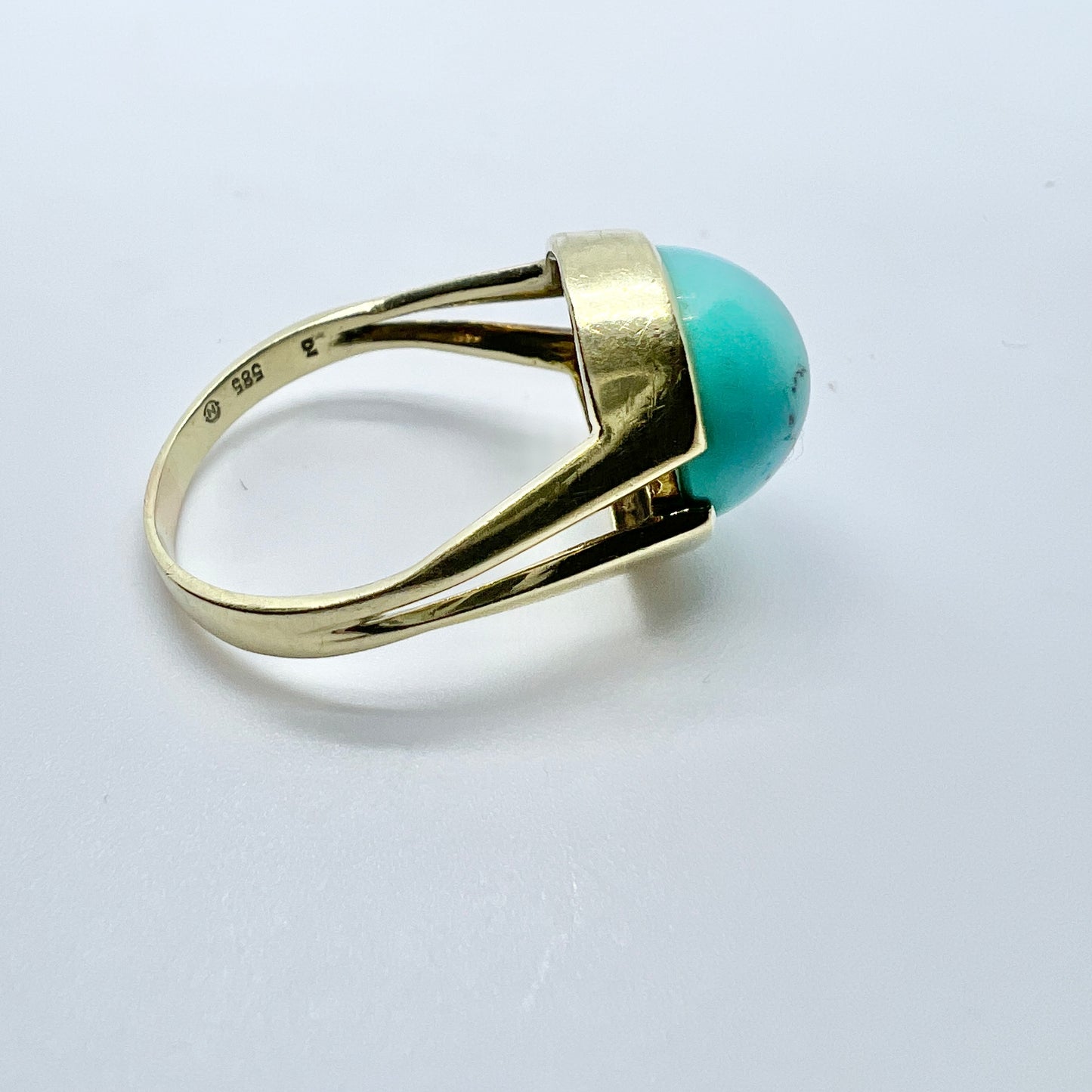 Vintage Modernist 1960s. 14k Gold Turquoise Ring.
