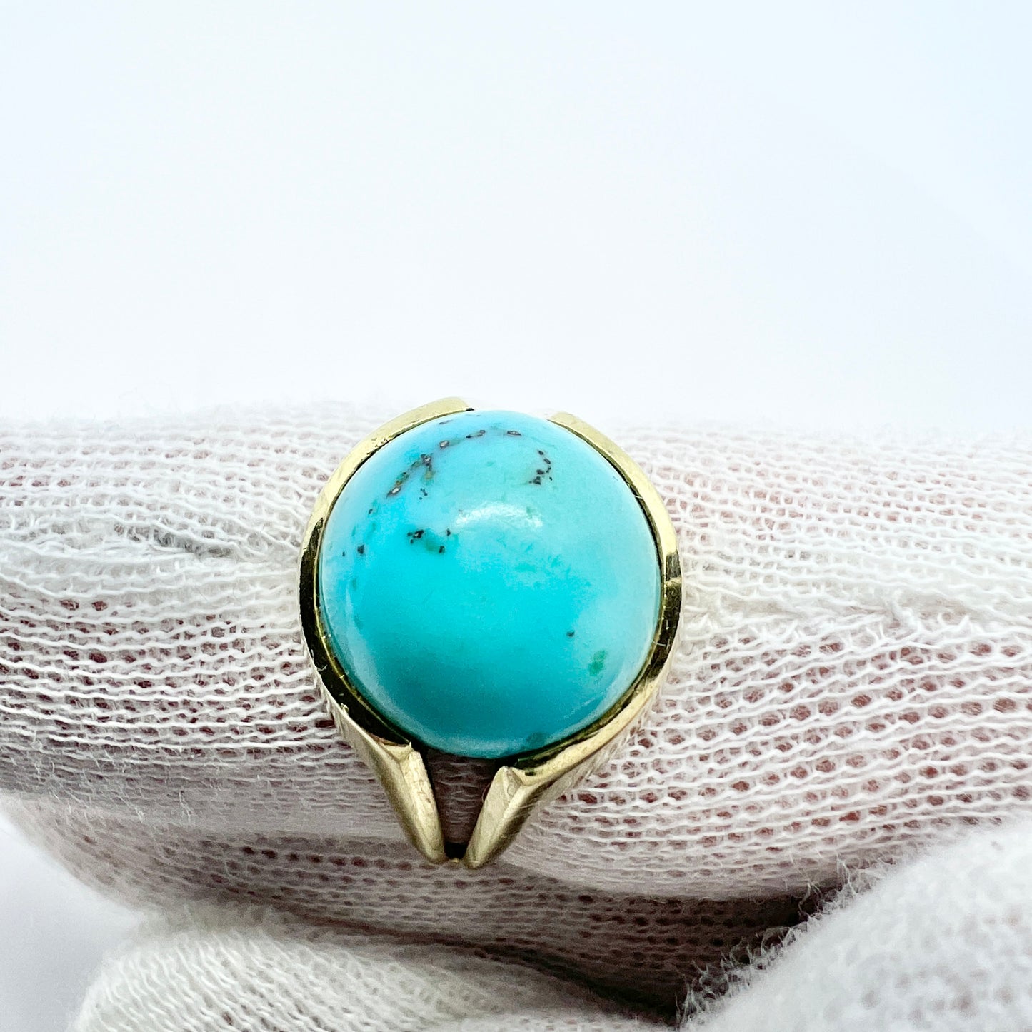 Vintage Modernist 1960s. 14k Gold Turquoise Ring.