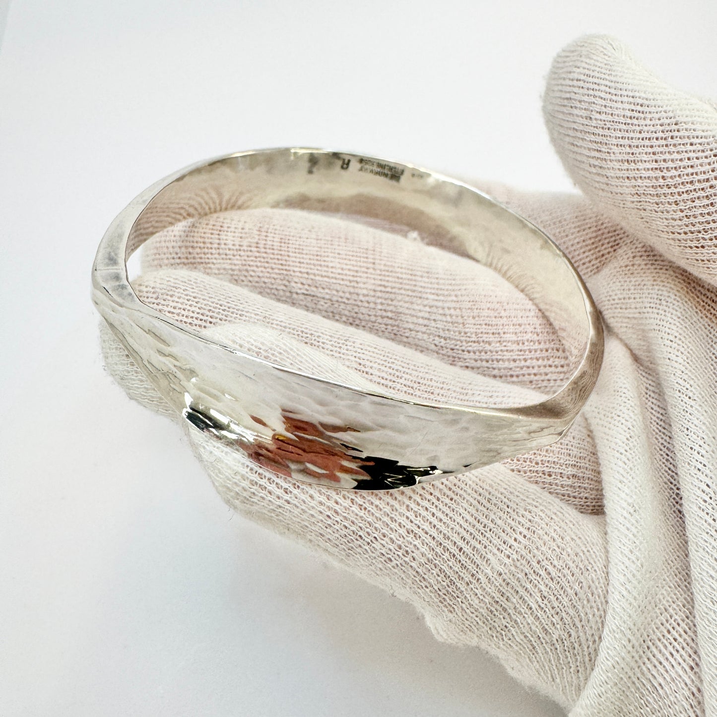 Ragnar Hansen, Norway c 1960s. Vintage Sterling Silver Bangle Bracelet.