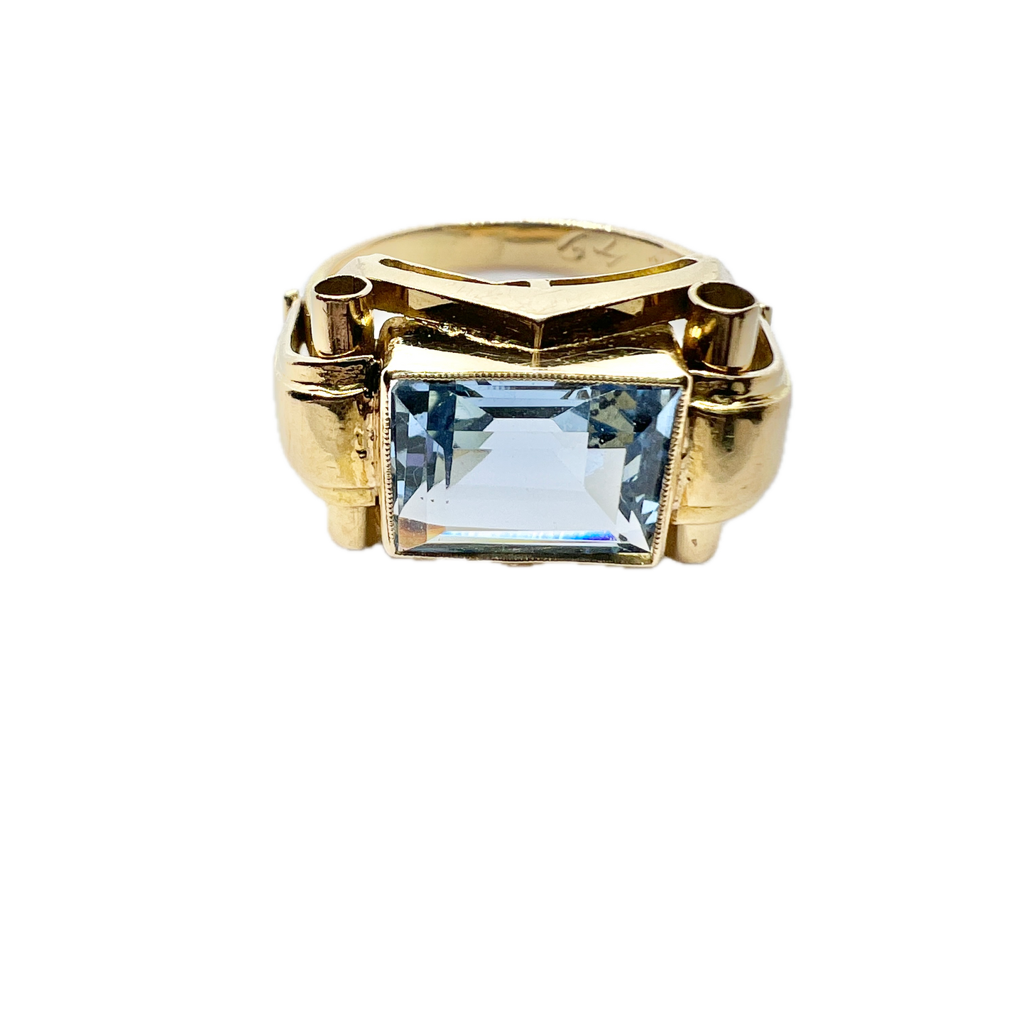 Sweden 1949. Vintage 18k Gold Synthetic Spinel Ring.