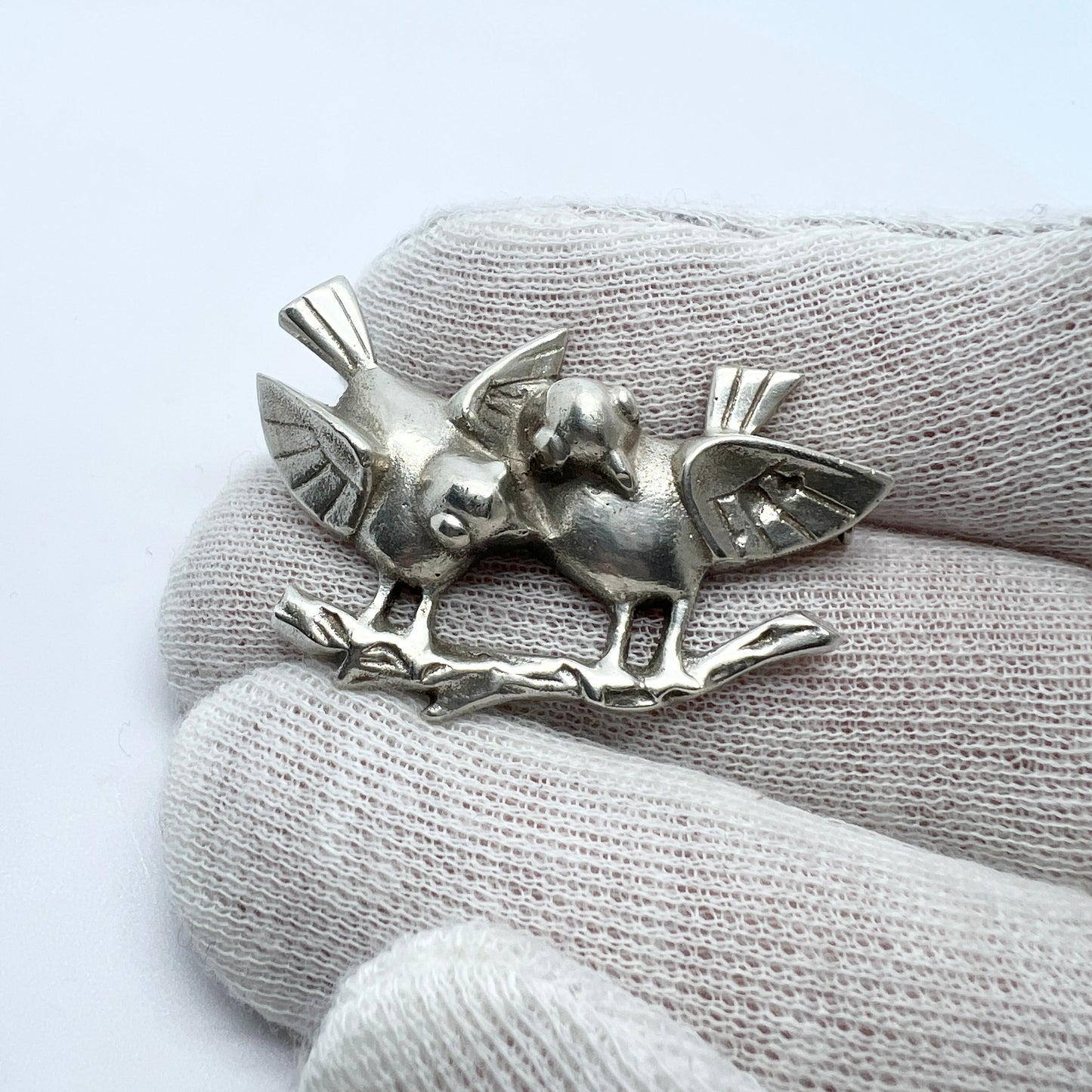 Kaplan, Sweden 1952. Vintage Sterling Silver Love Birds Brooch.