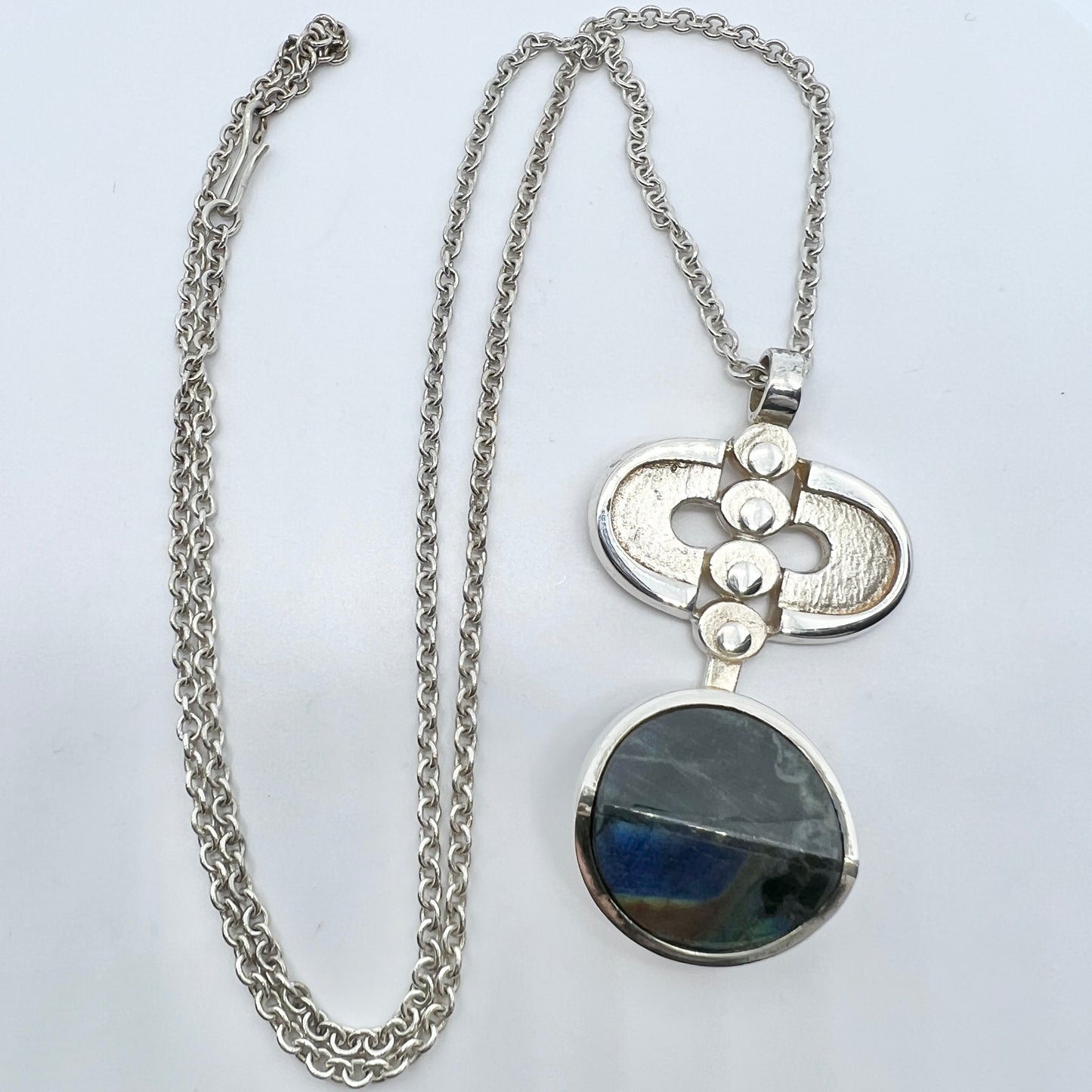 Jorma Laine for Turun Hopea Finland 1975. Vintage Silver Spectrolite Pendant Necklace. Signed.