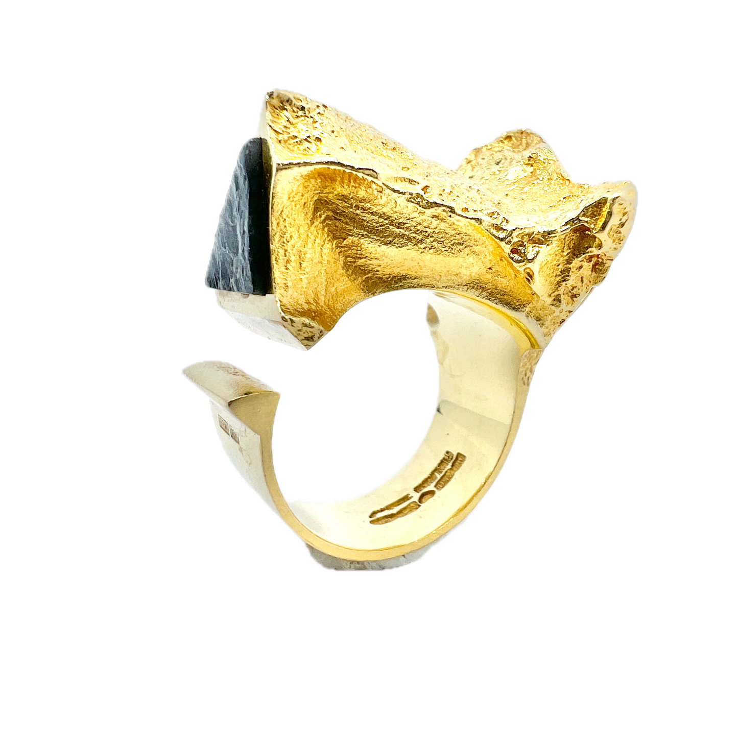 Björn Weckström, Lapponia Finland 1970. Vintage 18k Gold Spectrolite Ring. 22.8gram. Design Adam's Rib.