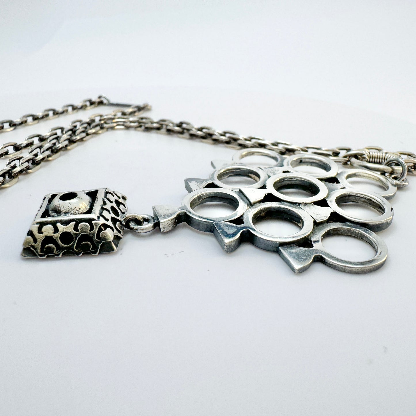 Pentti Sarpaneva for Turun Hopea Finland 1970. Vintage Solid Silver Pendant Necklace.