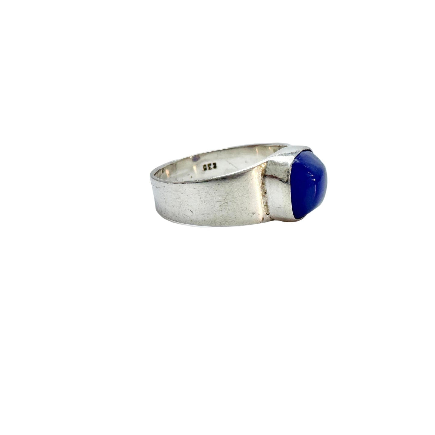 Vintage c 1960. Solid Silver Dark Blue Calcedony Ring.