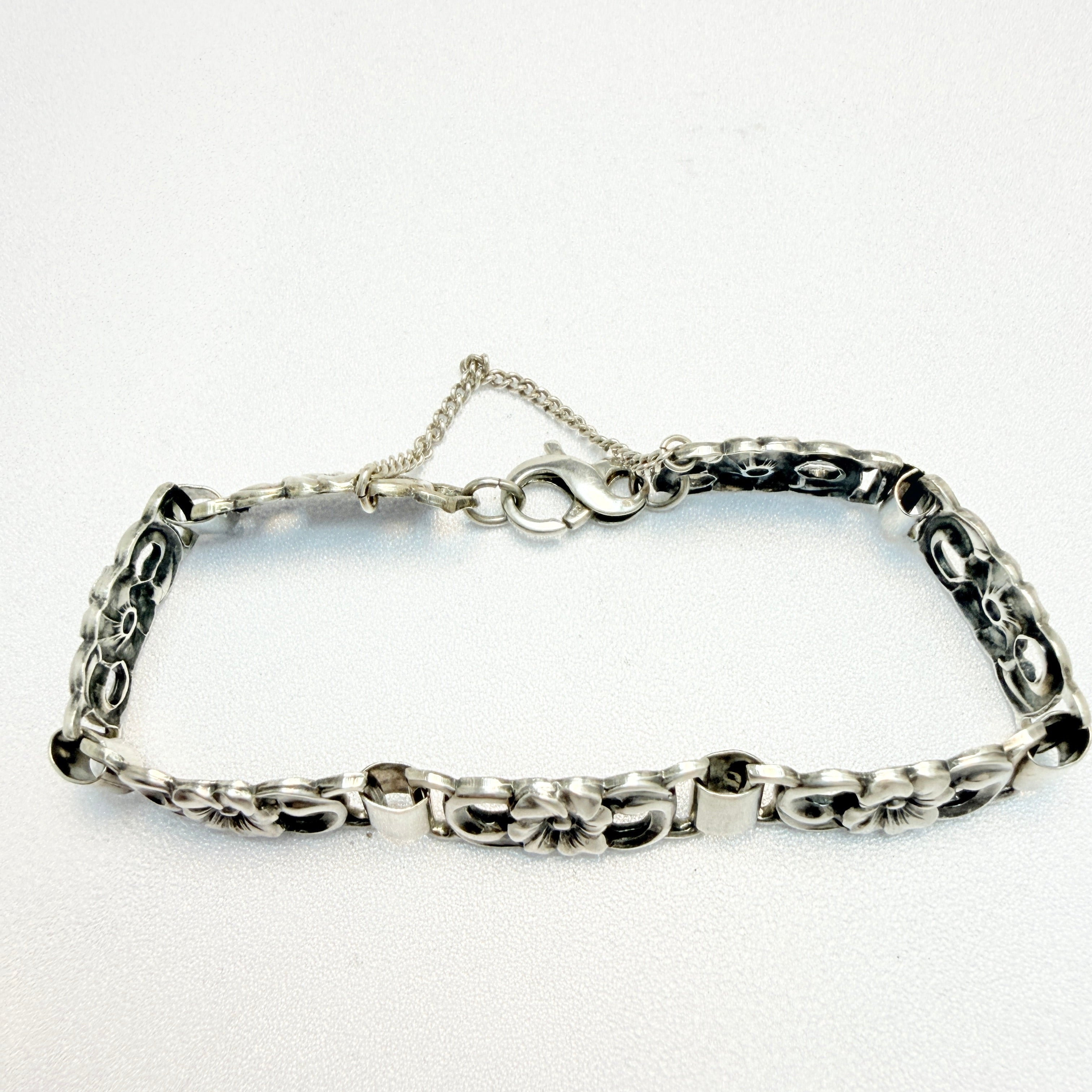 Sweden / Denmark ca 1950. Solid Silver Flower Bracelet. Later