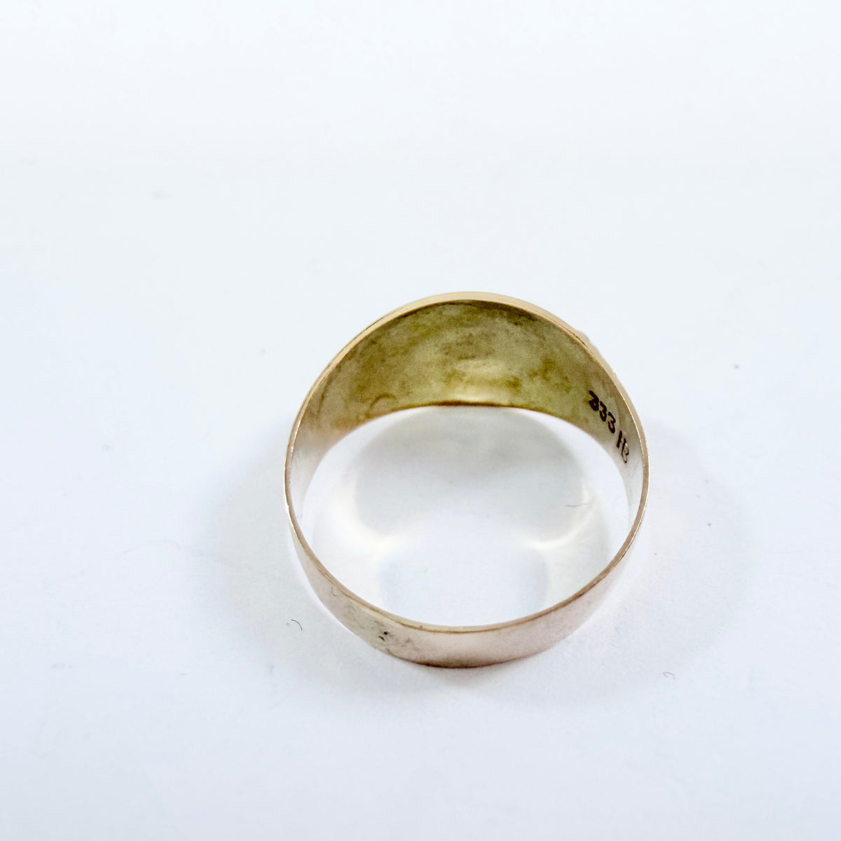 Antique early 1900s. 8k Gold Garnet Ring.