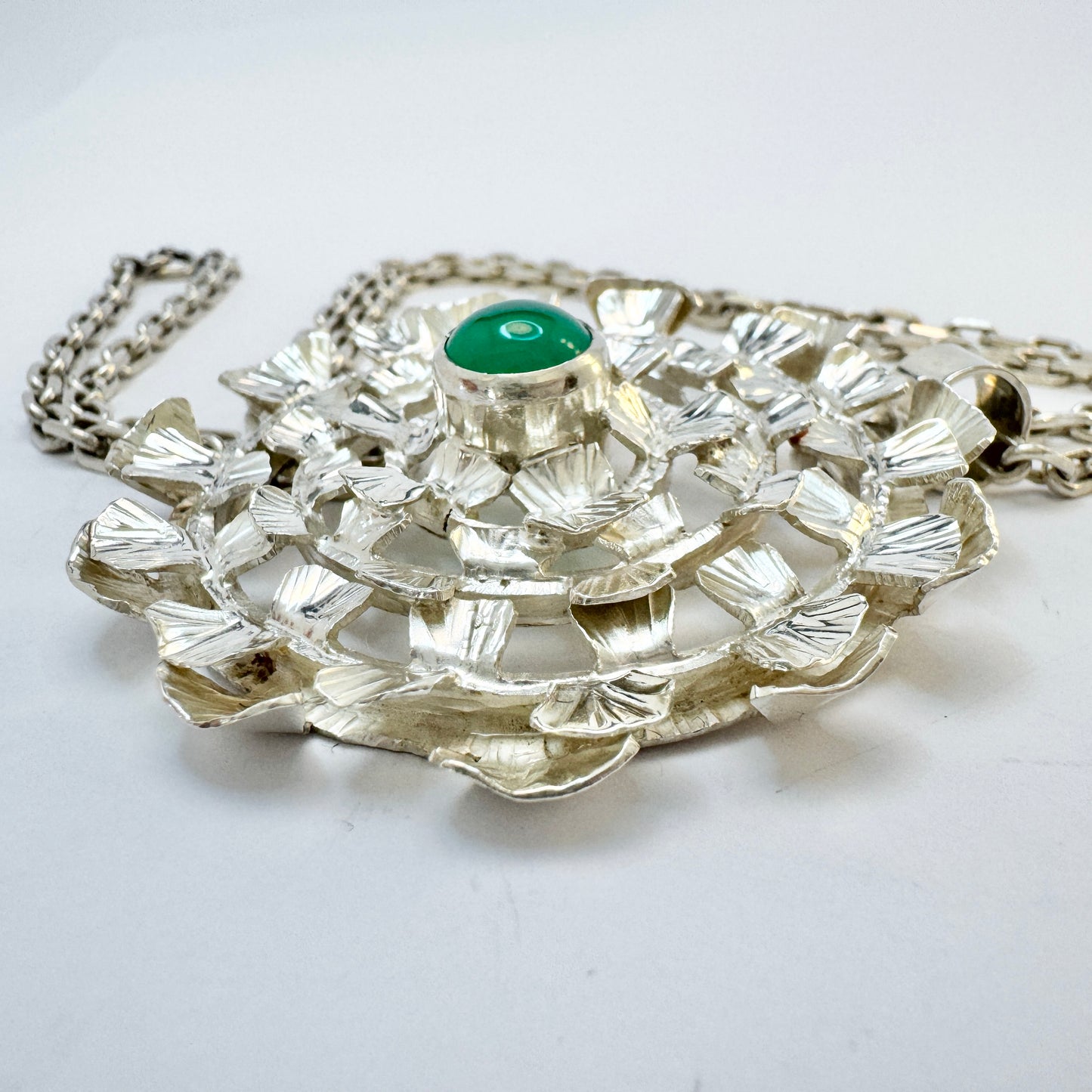 Claes E Giertta, Sweden 1971. Large Vintage Sterling Silver Chrysoprase Pendant Necklace. Signed.