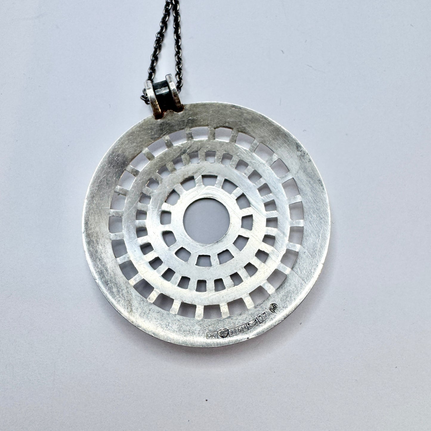 Kalevala Koru, Finland 1967. Vintage Solid Silver Pendant Necklace.