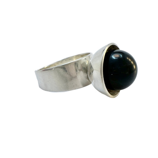 Turun Hopea, Finland 1964. Vintage Solid Silver Onyx Ring.