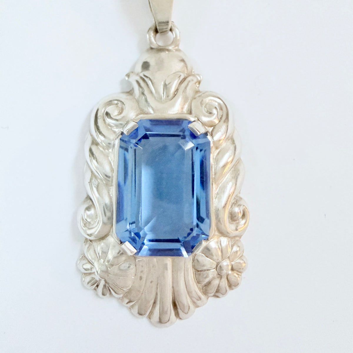 Per Emilson, Sweden 1940s. Solid Silver Intense Blue Glass Pendant Necklace.