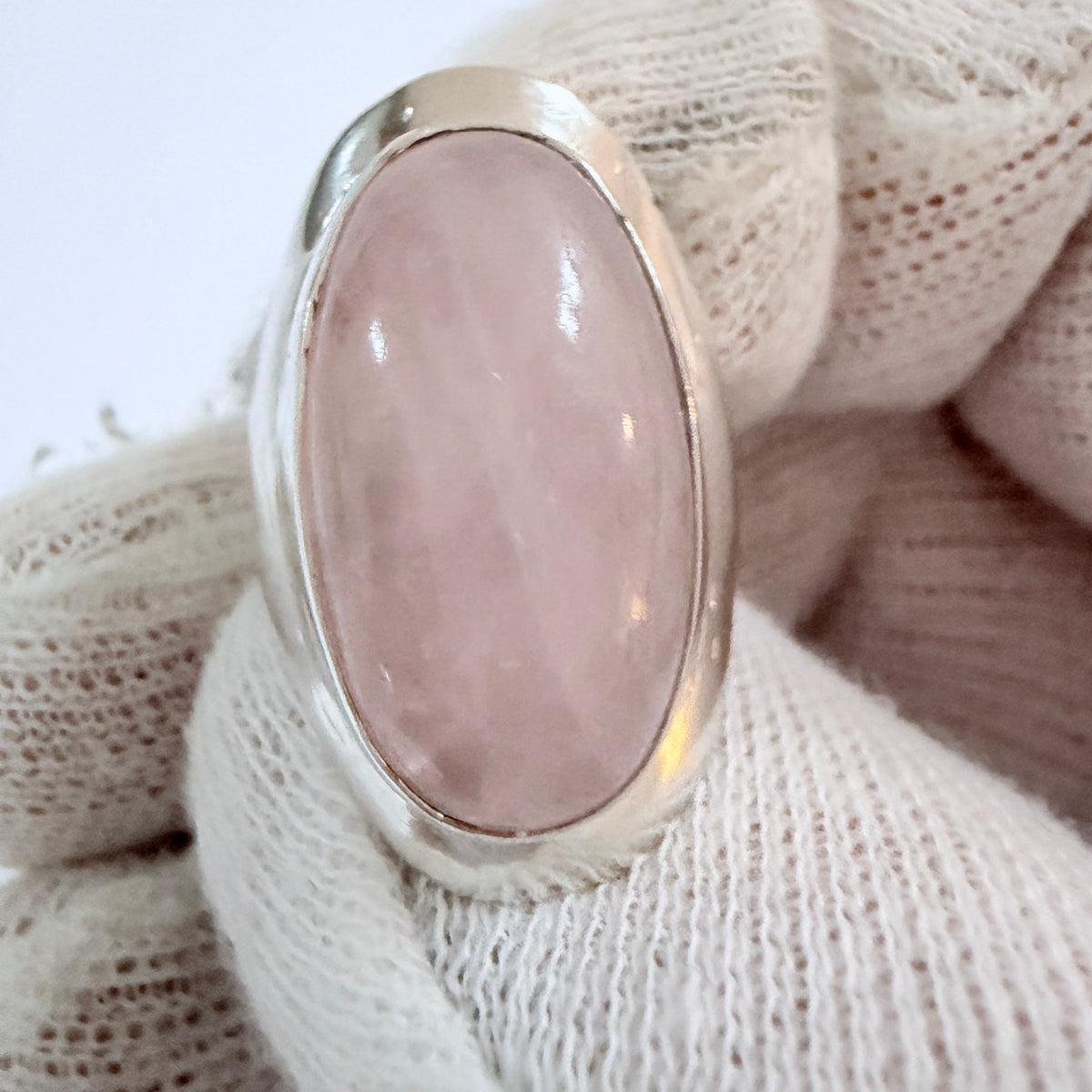 Vintage 1960s. Solid Silver Rose Quartz Ring.