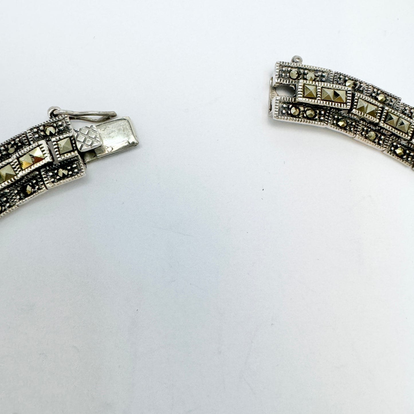 Vintage c 1950s. Sterling Silver Marcasite Necklace.