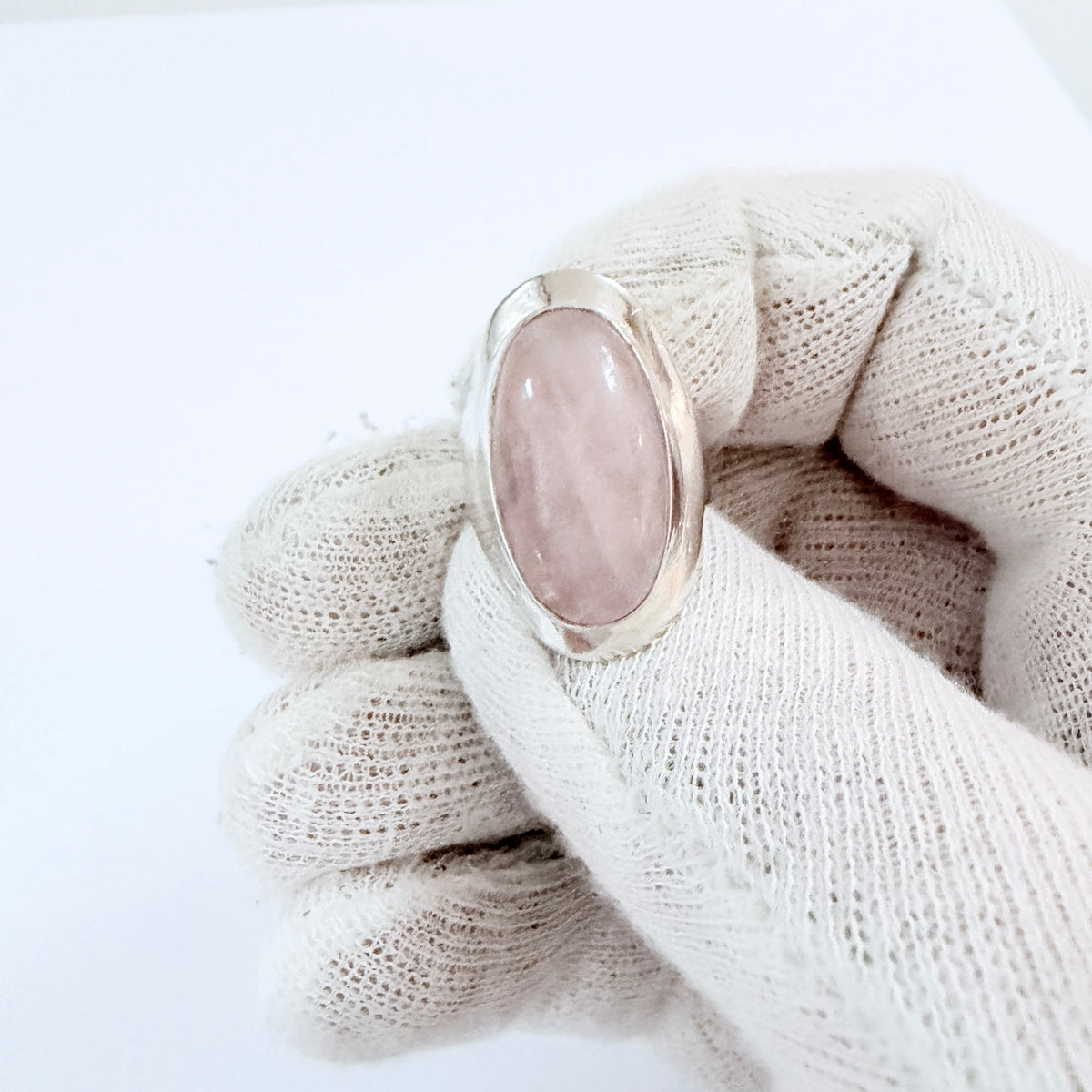 Vintage 1960s. Solid Silver Rose Quartz Ring.