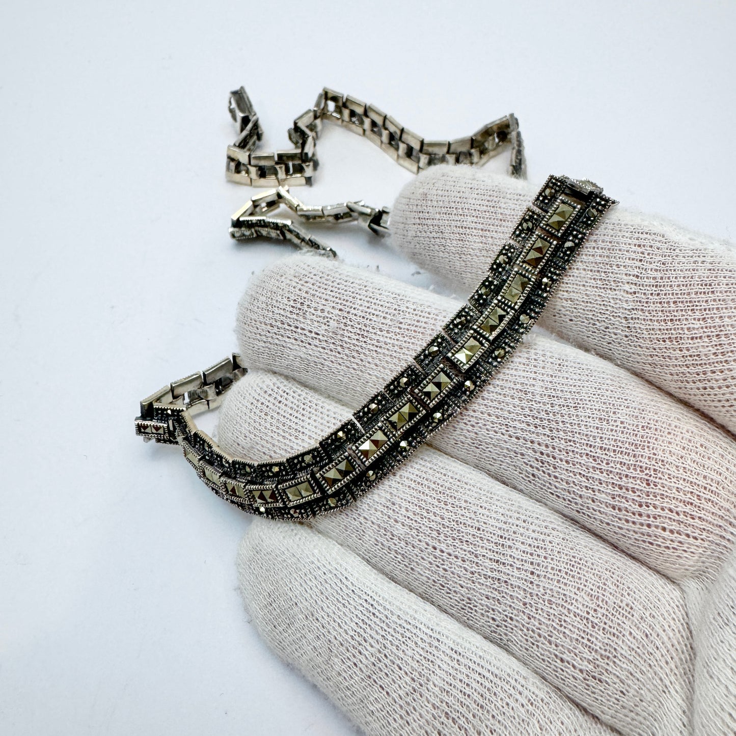 Vintage c 1950s. Sterling Silver Marcasite Necklace.