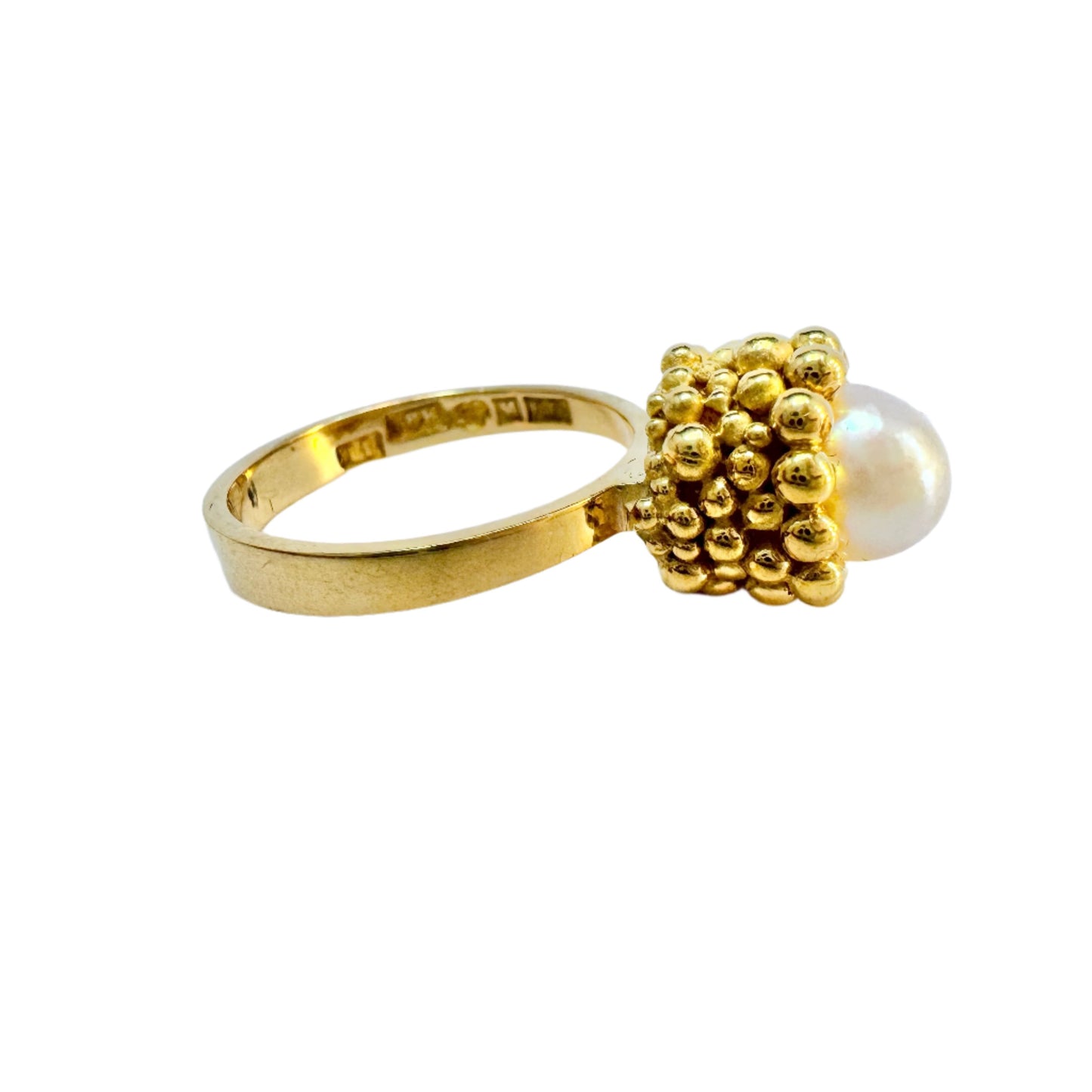 J Klintz, Sweden 1969. Vintage 18k Gold Cultured Pearl Ring.