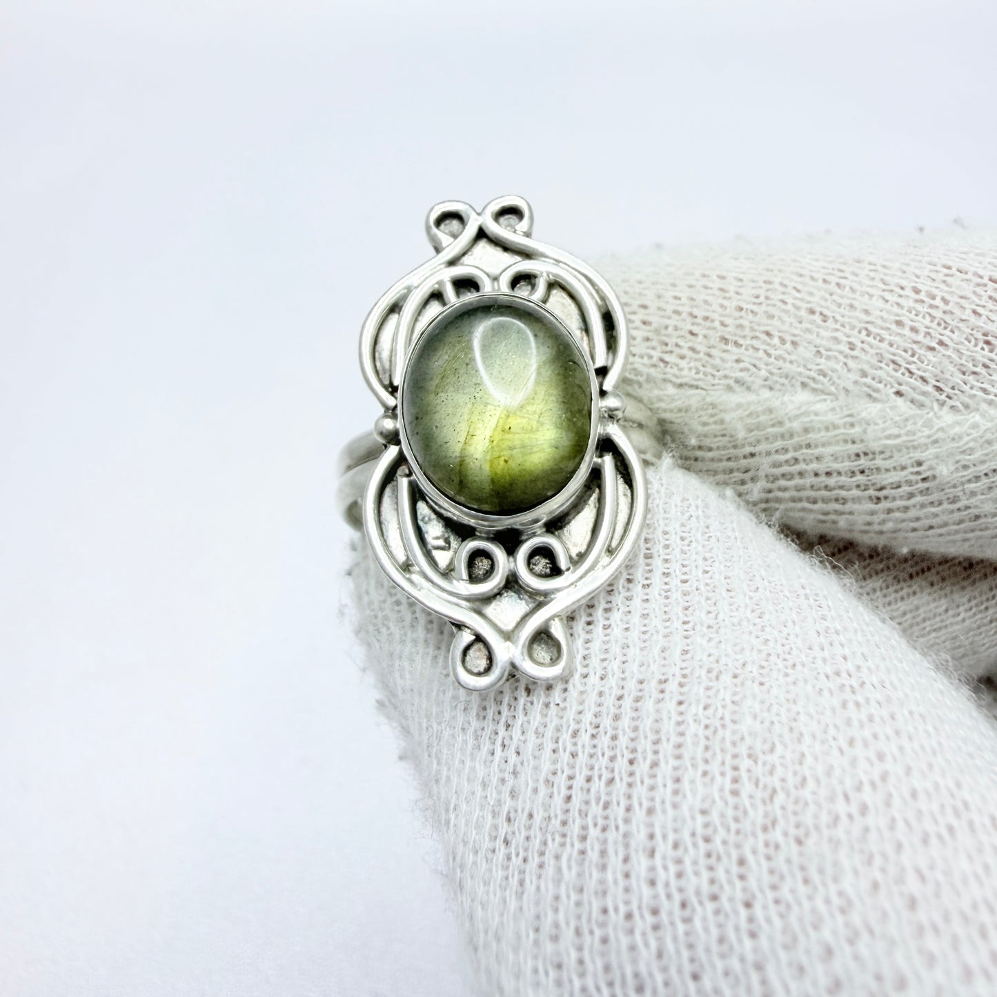 Vintage Sterling Silver Labradorite Ring.