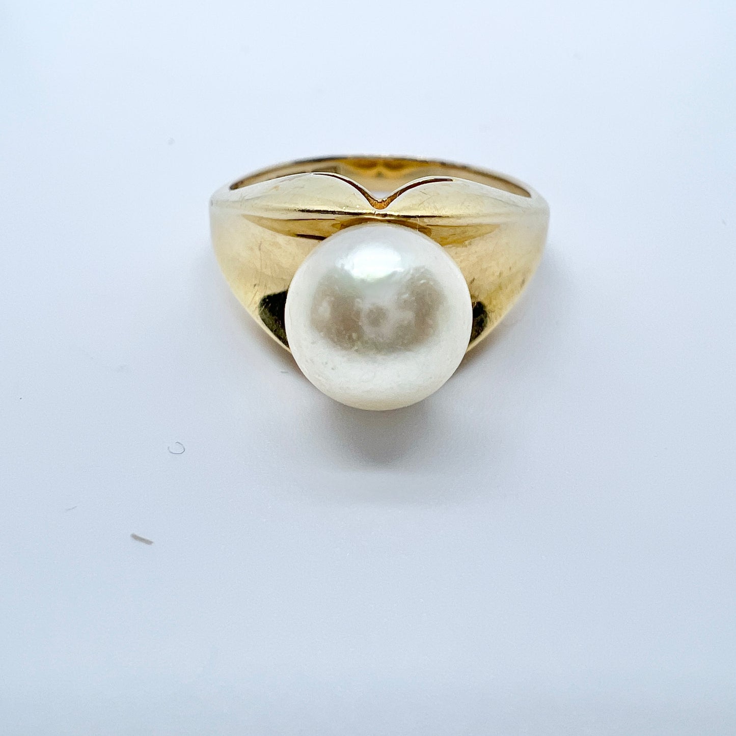 Bengt Hallberg, Sweden 1964. Vintage 18k Gold Cultured Pearl Ring.