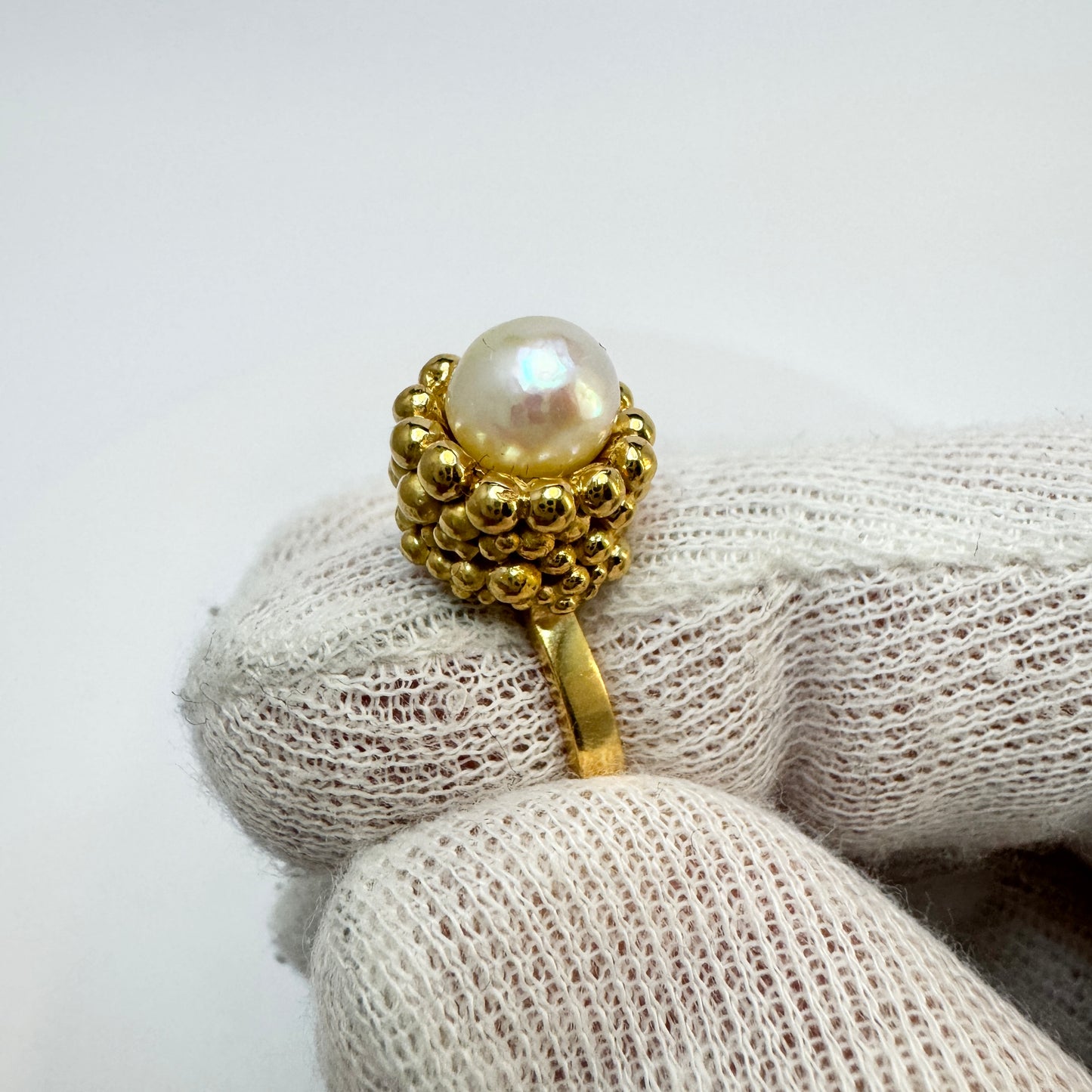 J Klintz, Sweden 1969. Vintage 18k Gold Cultured Pearl Ring.