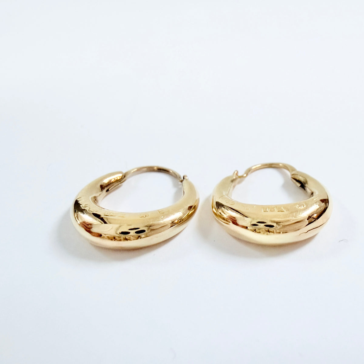 J Ax Öberg, Sweden year 1920. Antique 18k Gold Earrings.