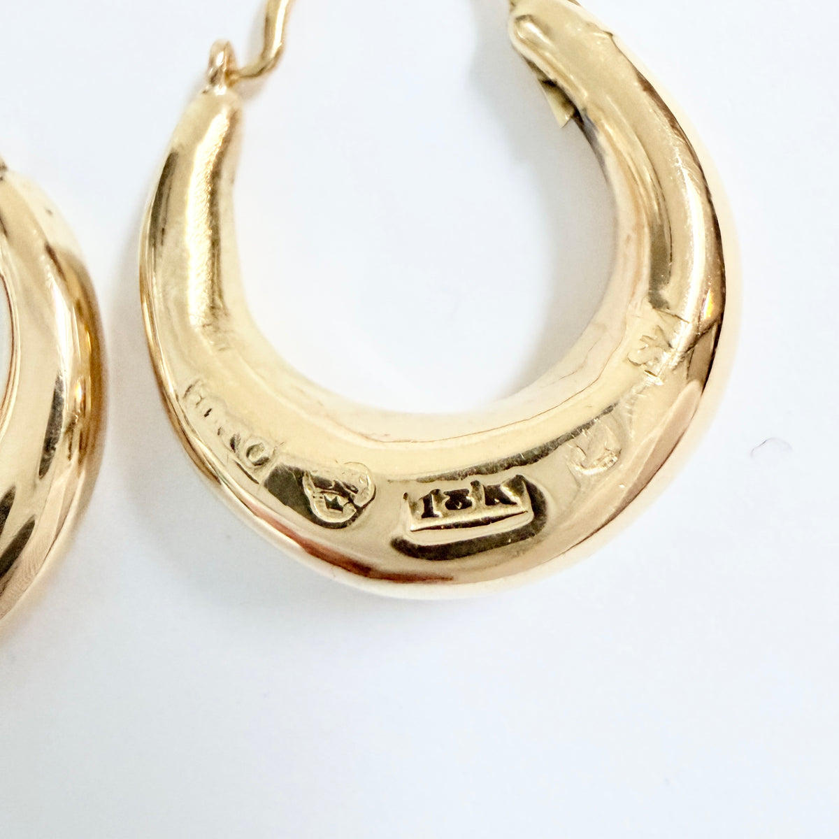J Ax Öberg, Sweden year 1920. Antique 18k Gold Earrings.