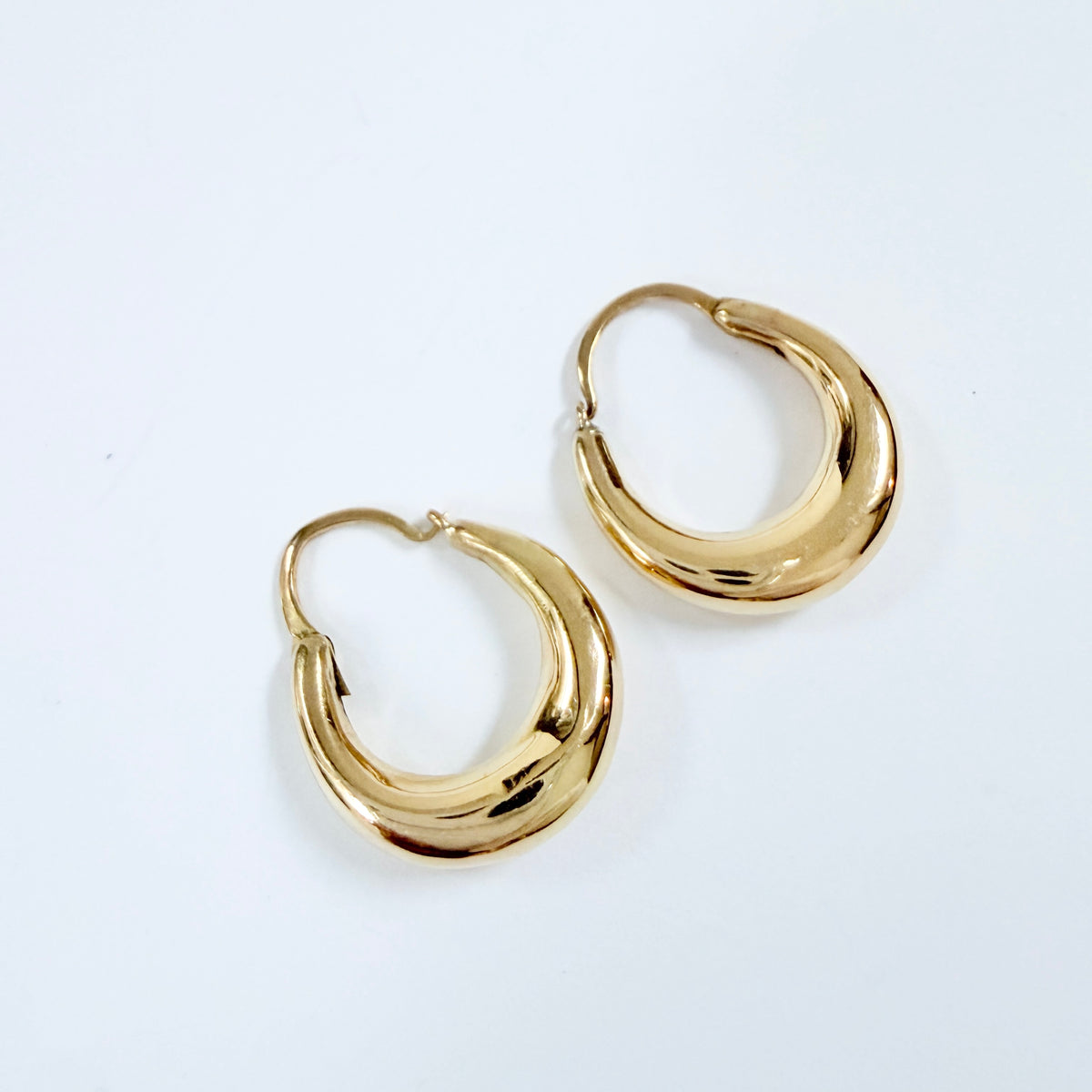 J Ax Öberg, Sweden year 1920. Antique 18k Gold Earrings.