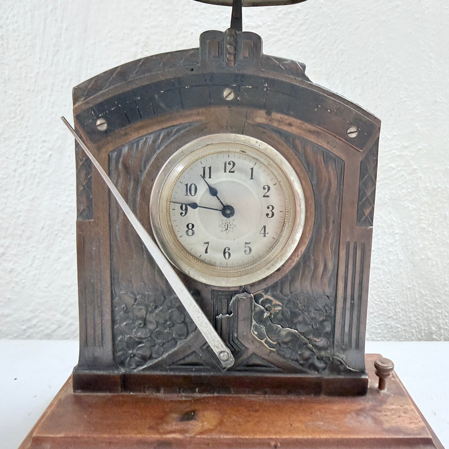 Junghans, Germany early 1900s. Antique Jugendstil Table Clock with Scale