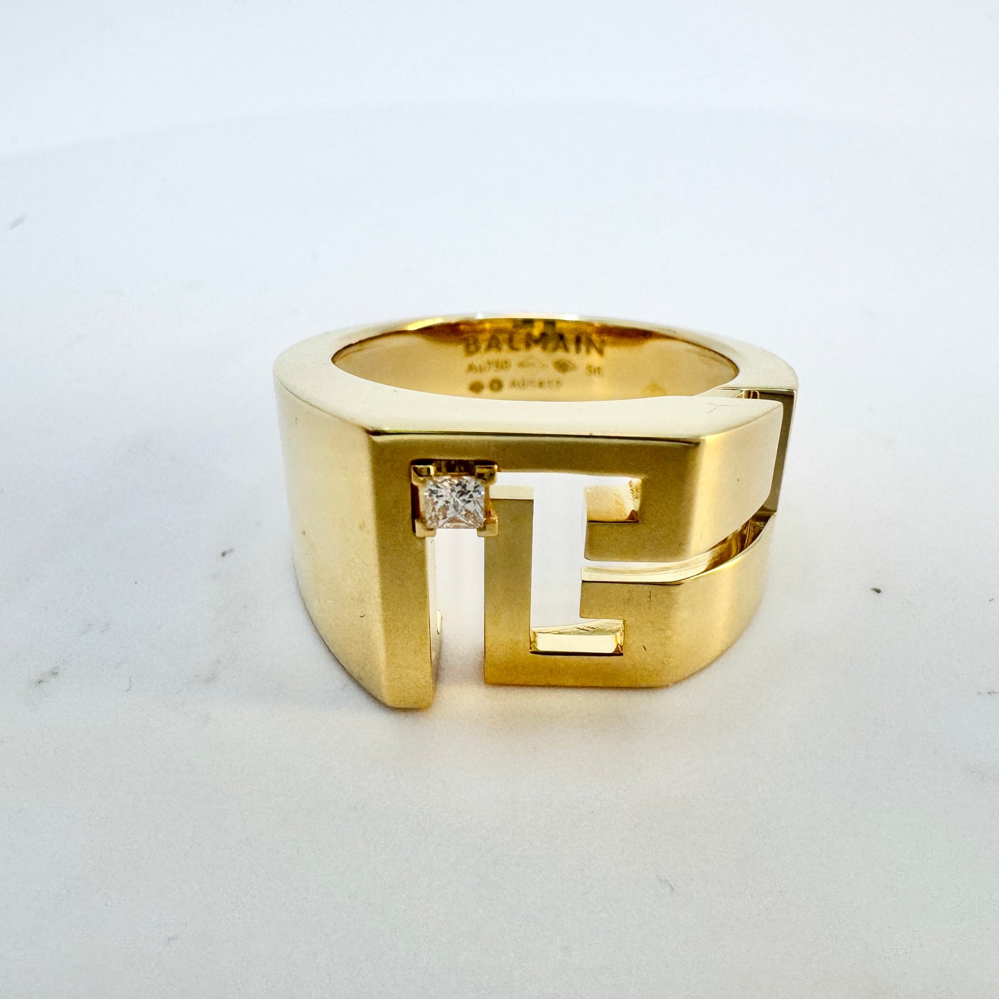 Balmain Paris. 18k Gold Diamond Signet Ring. Design Labyrinth. Boxed