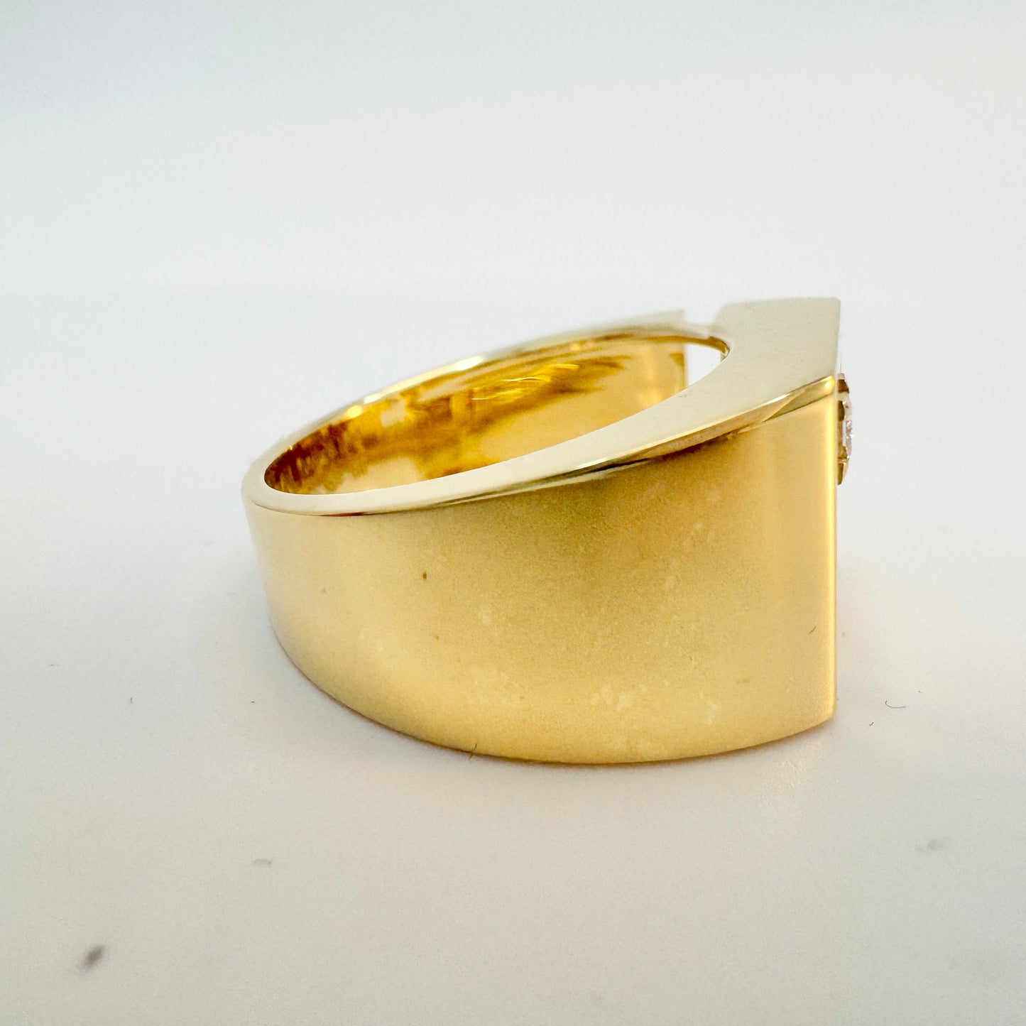 Balmain Paris. 18k Gold Diamond Signet Ring. Design Labyrinth. Boxed