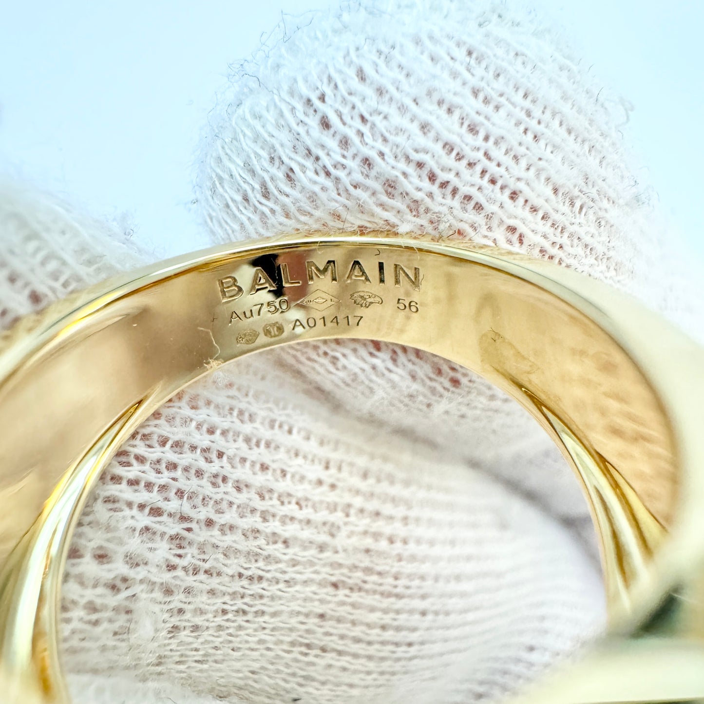 Balmain Paris. 18k Gold Diamond Signet Ring. Design Labyrinth. Boxed