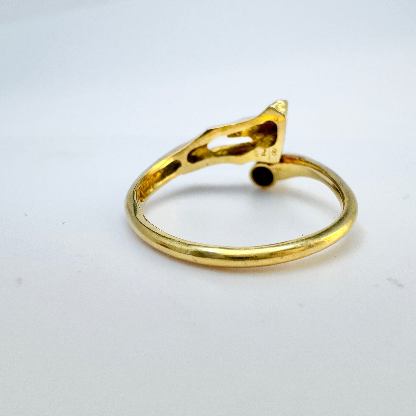 Bjorn Weckstrom, Finland. Vintage 18k Gold Diamond Ring.