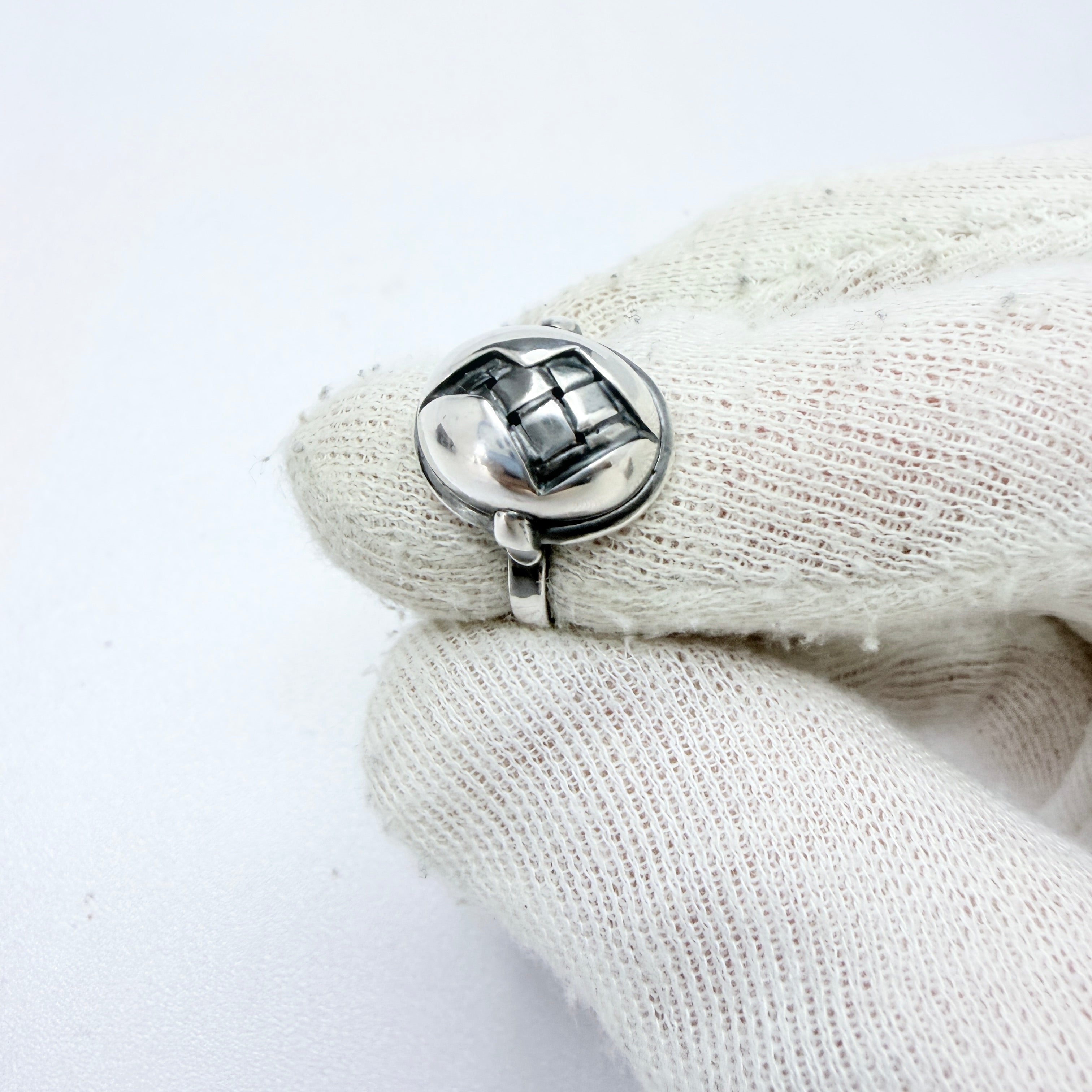 Bottega Veneta, Italy. Sterling Silver Ring. Boxed. – T Niklasson