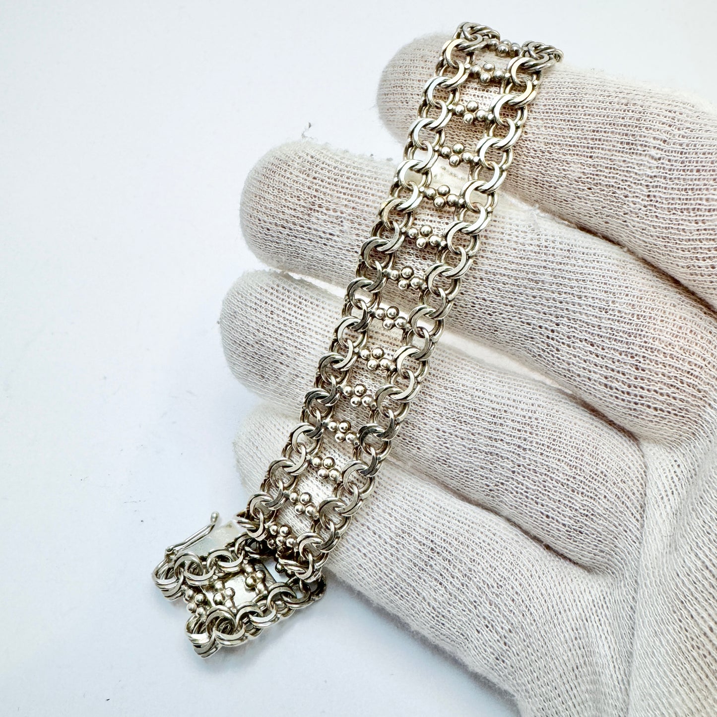 Göte Engström, Sweden 1988. Vintage Solid Silver Double Bismarck Bracelet