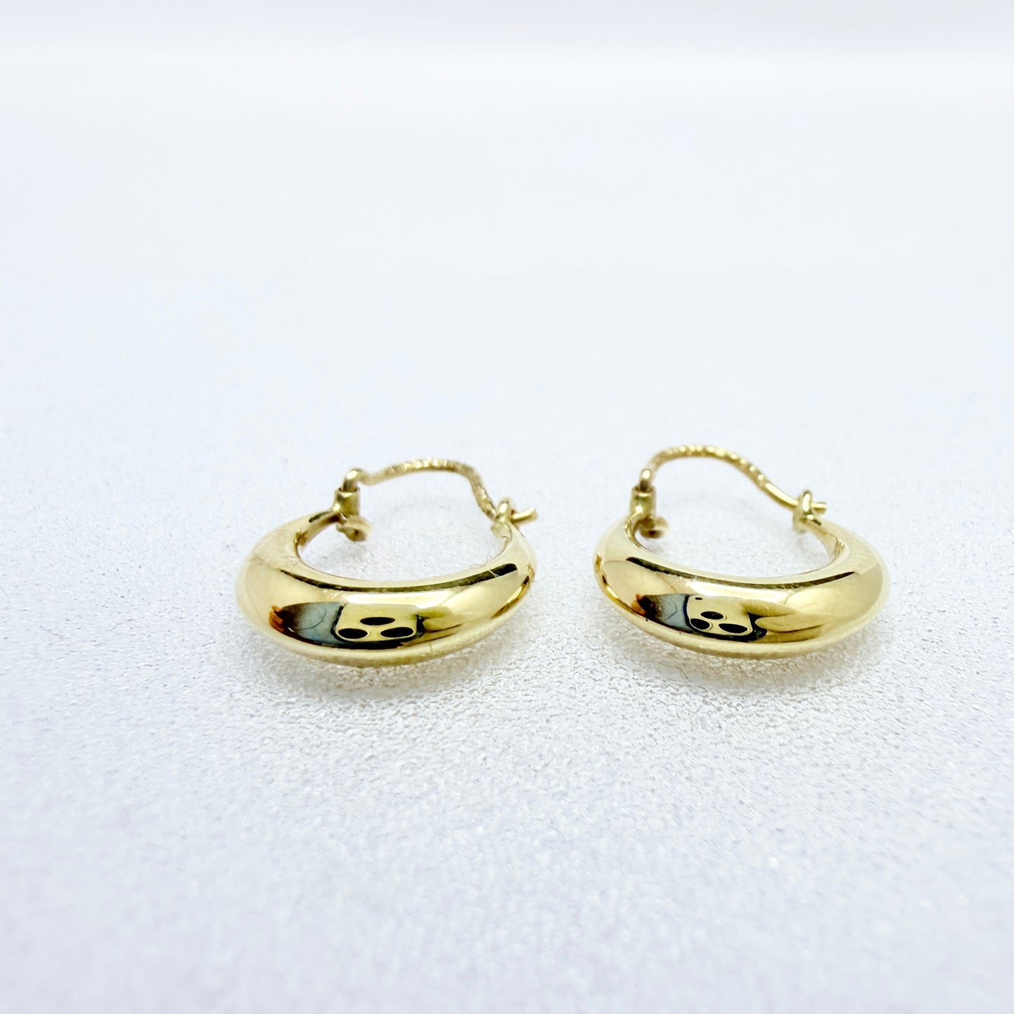 Sweden. Vintage 18k Gold Earrings.