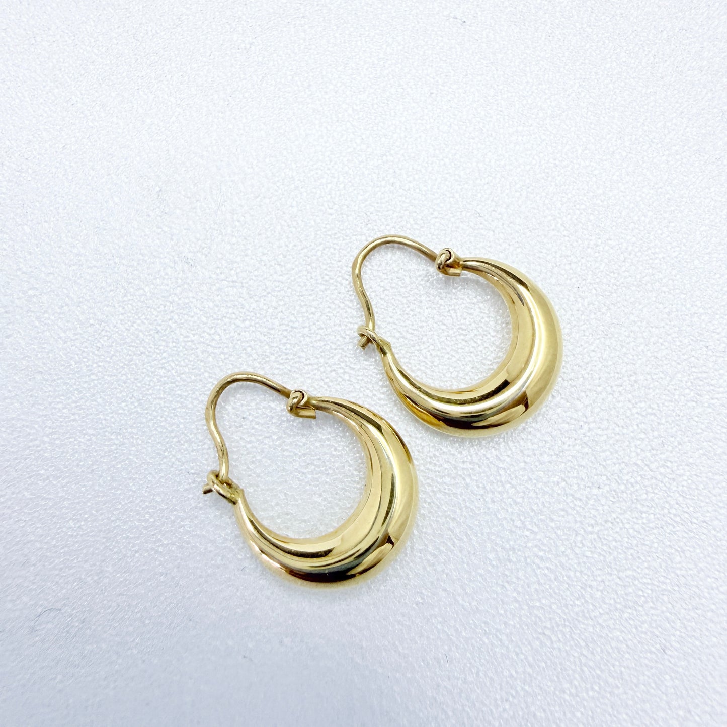 Sweden. Vintage 18k Gold Earrings.