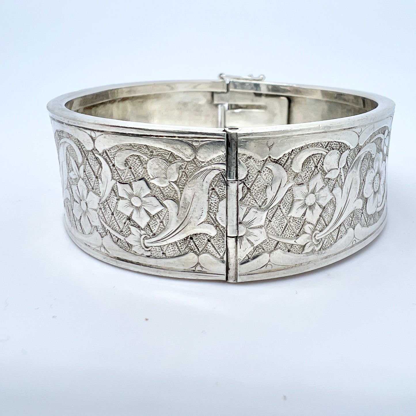 Andreas Daub Germany 1950s Solid Silver Hinged Flower Bangle Bracelet.