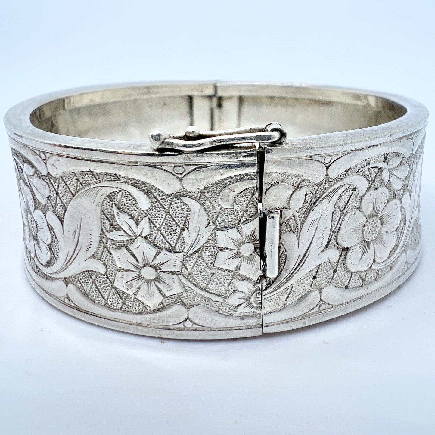 Andreas Daub Germany 1950s Solid Silver Hinged Flower Bangle Bracelet.