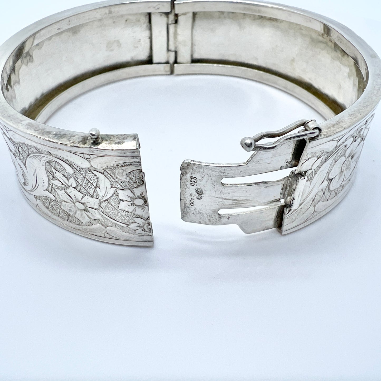 Andreas Daub Germany 1950s Solid Silver Hinged Flower Bangle Bracelet.