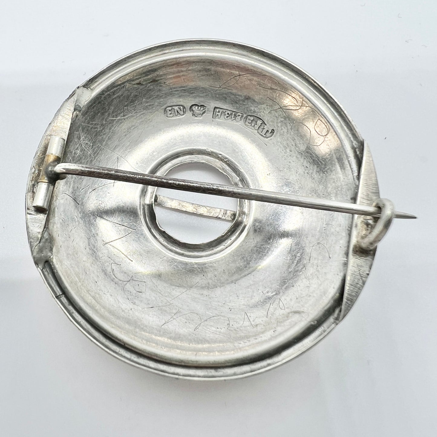 Emil Nikkilä, Finland 1910, Antique Solid Silver Traditional Shield Brooch Brooch.