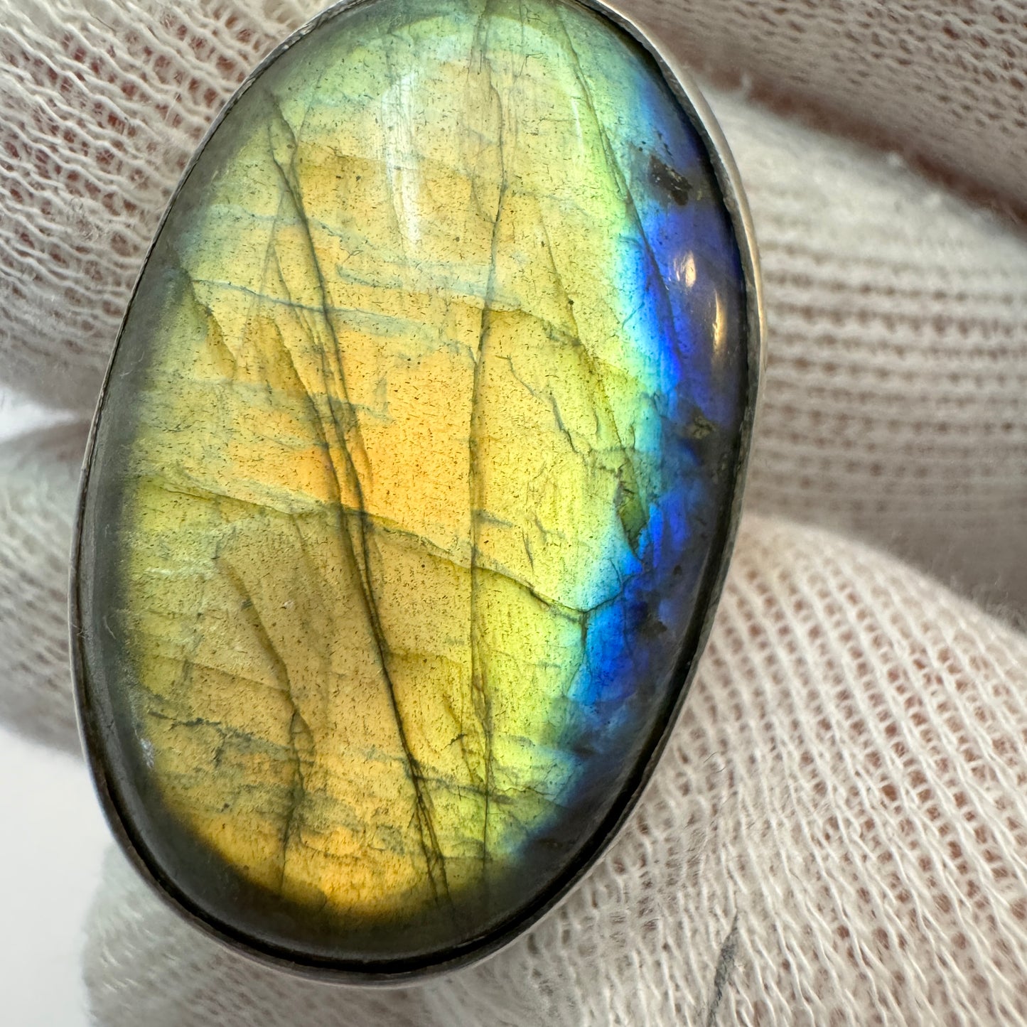 Vintage Sterling Silver Large Labradorite Ring.