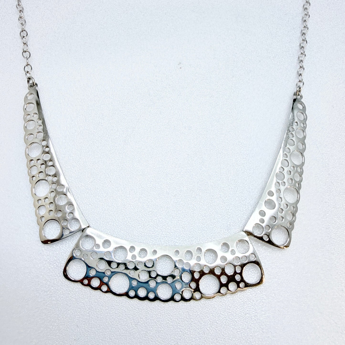 Kultakeskus, Finland. Design Liisa Vitali, Sterling Silver Necklace