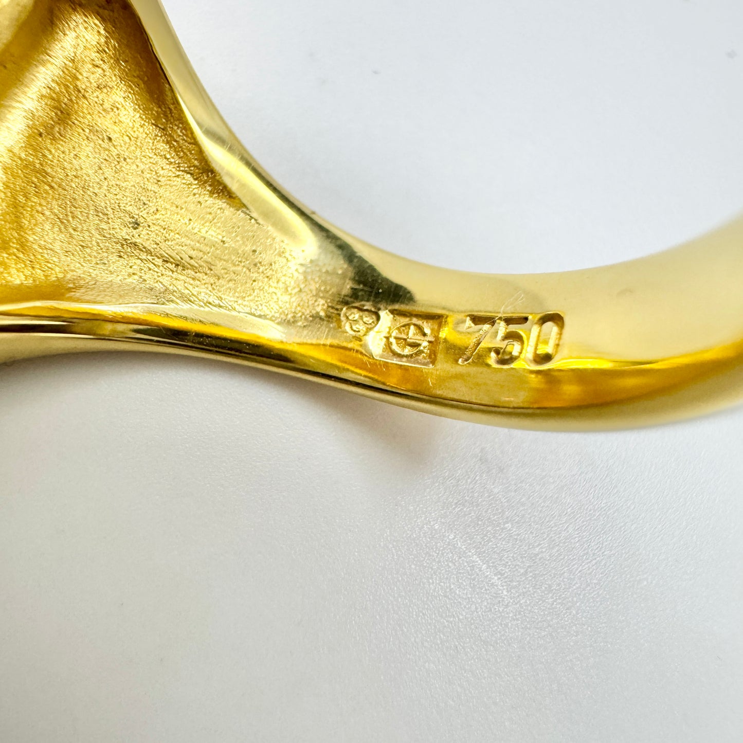 Sweden. Chunky 18k Gold Rutilated Quartz Ring. Mint.