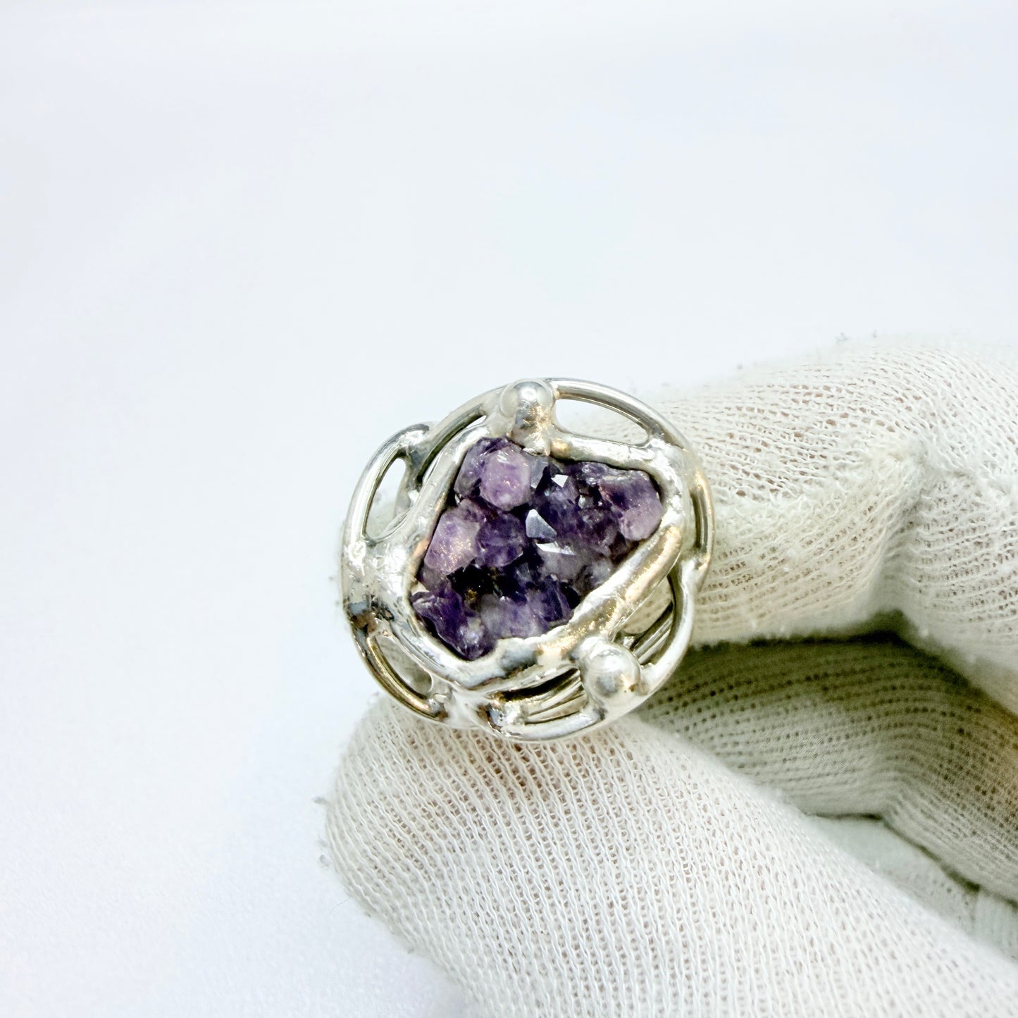 Smykkesmeden, Denmark. Vintage Brutalist Silver-plated Amethyst Ring.