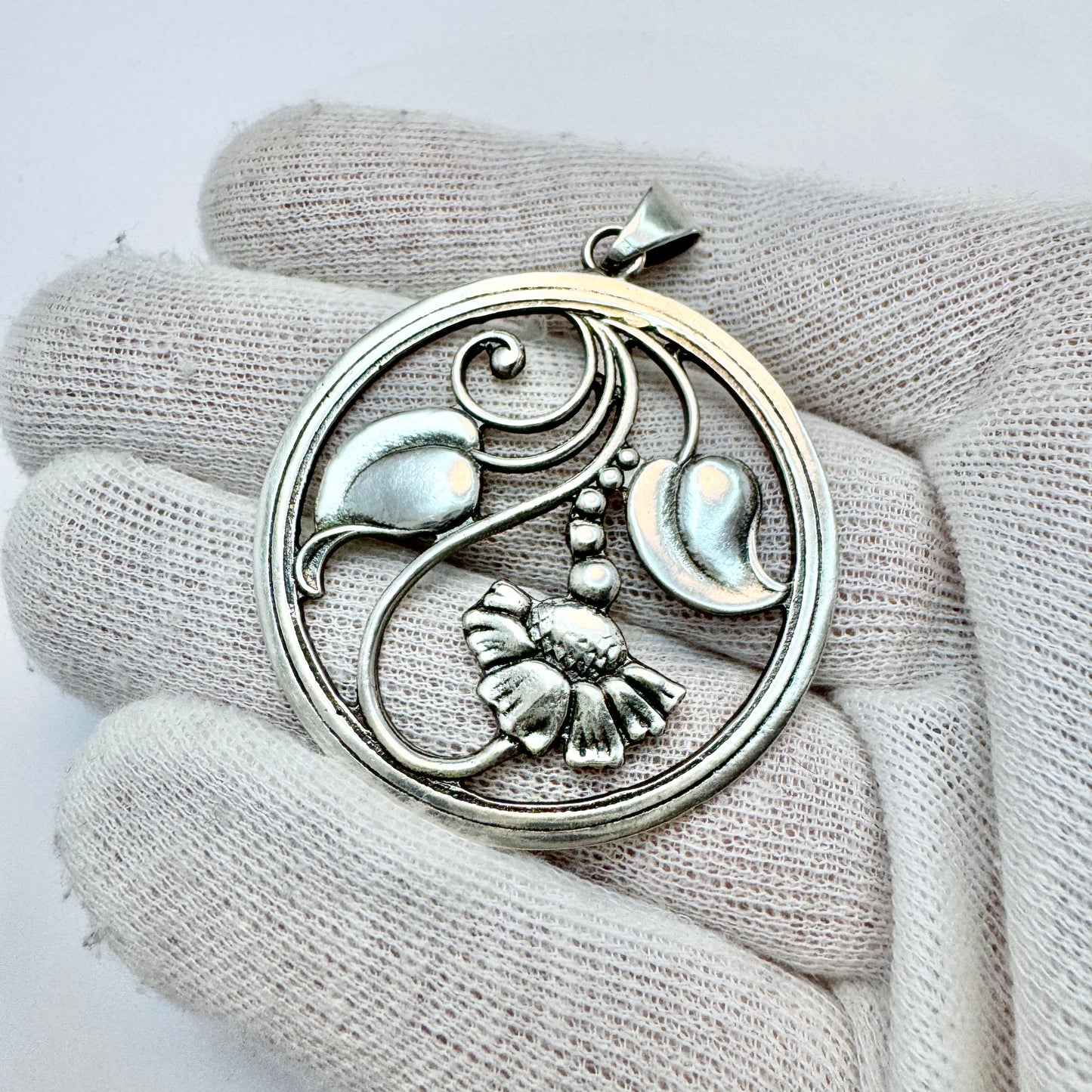 Jan Sjöberg, Sweden 1948. Vintage Sterling Silver Flower Pendant.