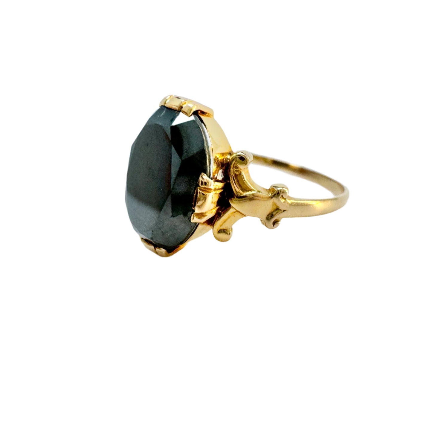 K & E Carlson, Sweden 1938. VIntage 18k Gold Hematite Ring.