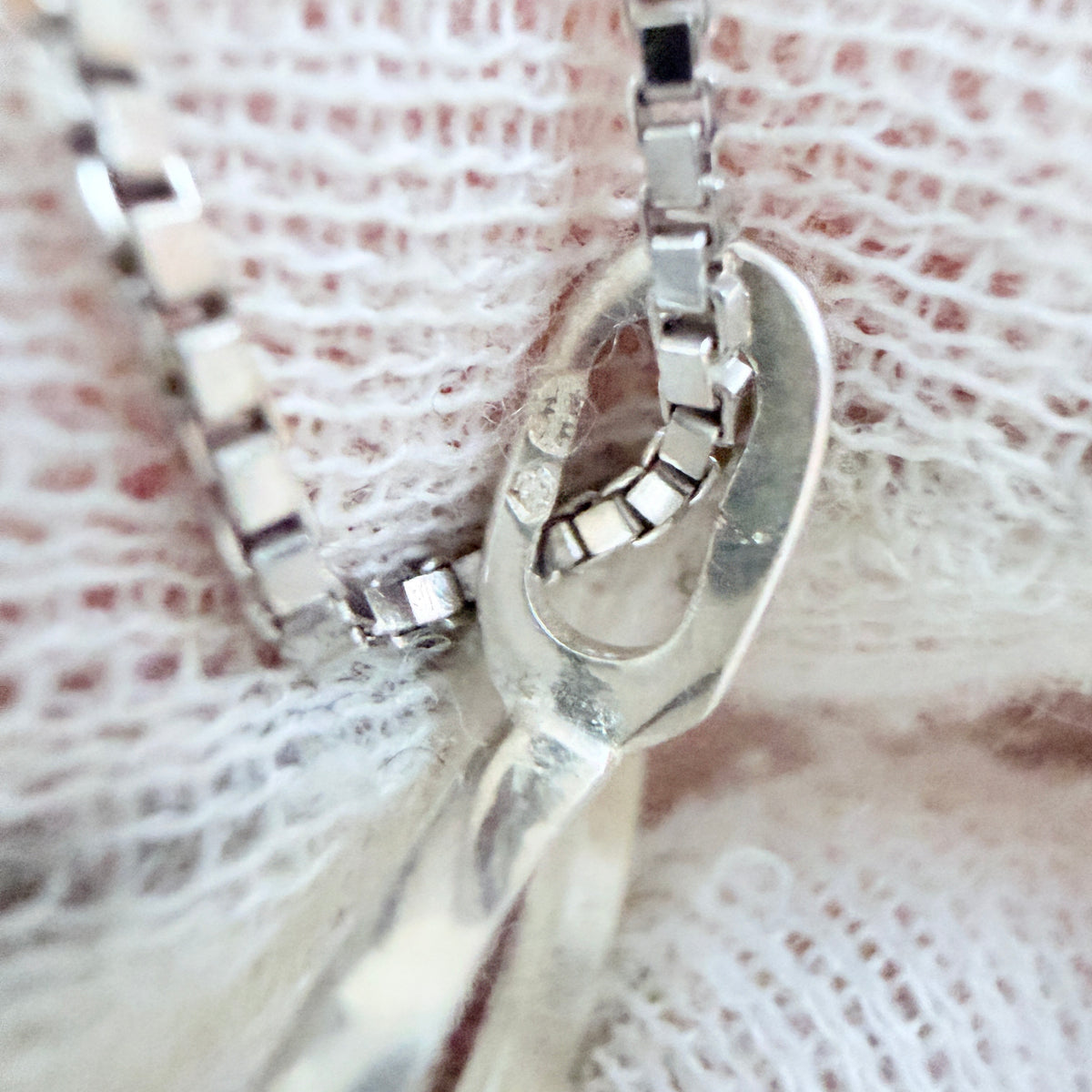 Vintage Solid Silver Synthetic Spinel Pendant Necklace.