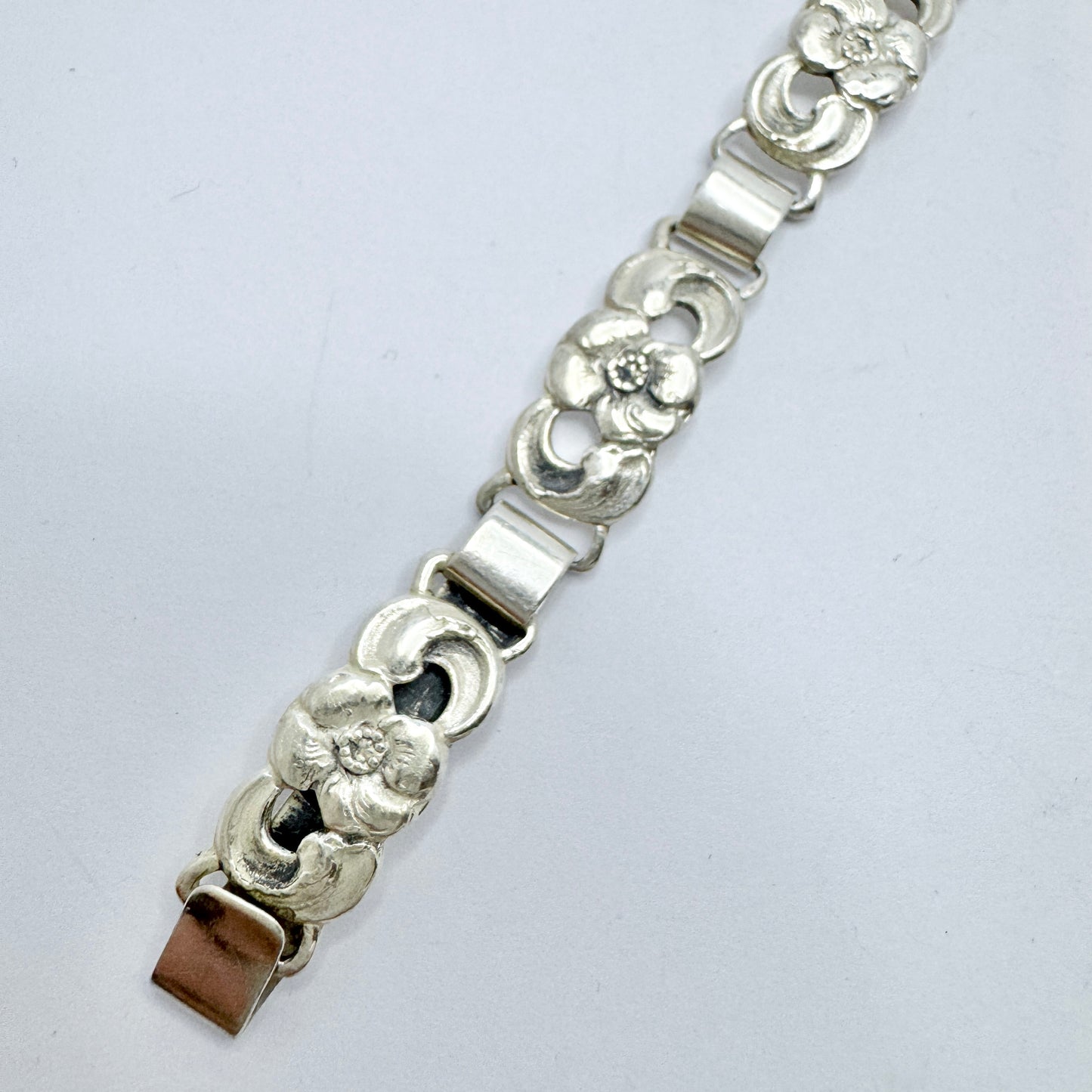 Asa-Silver Tage Linde, Sweden 1955. Vintage Solid Silver Floral Bracelet.