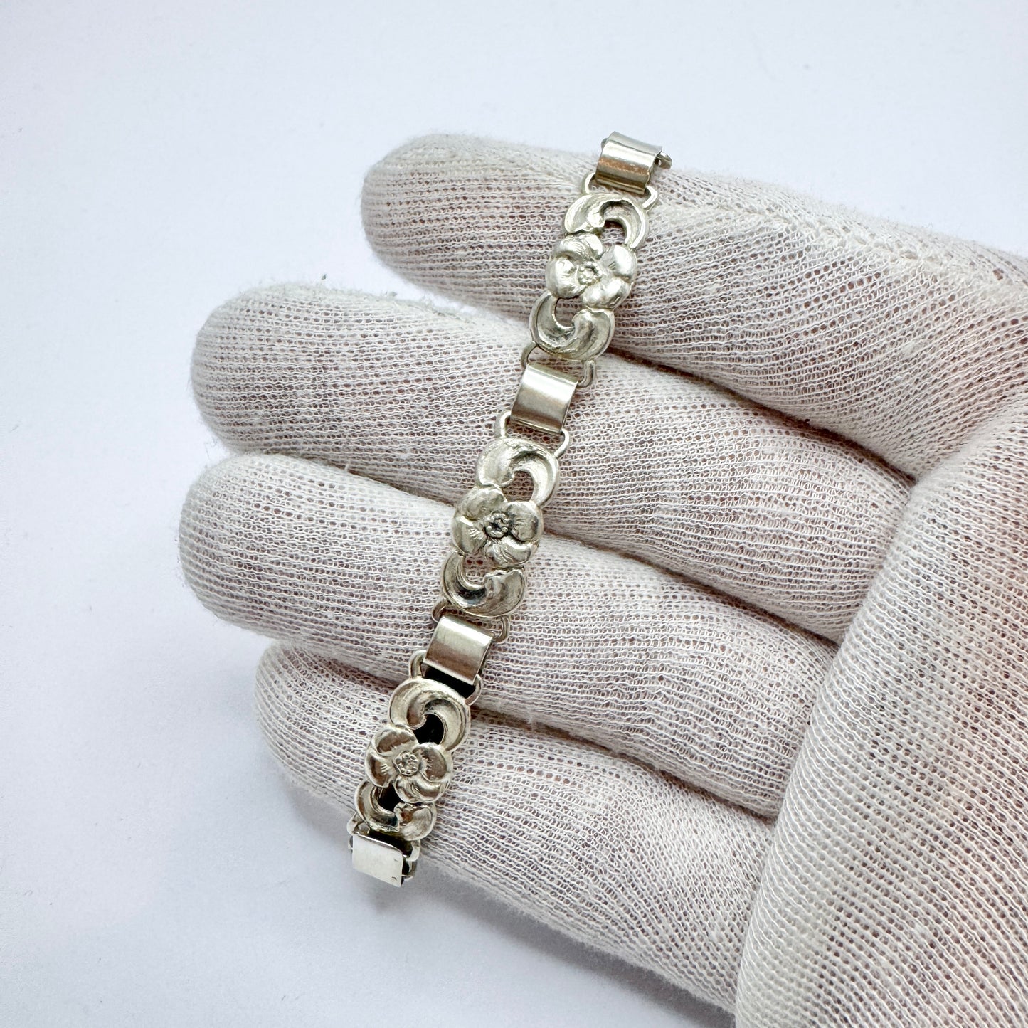 Asa-Silver Tage Linde, Sweden 1955. Vintage Solid Silver Floral Bracelet.